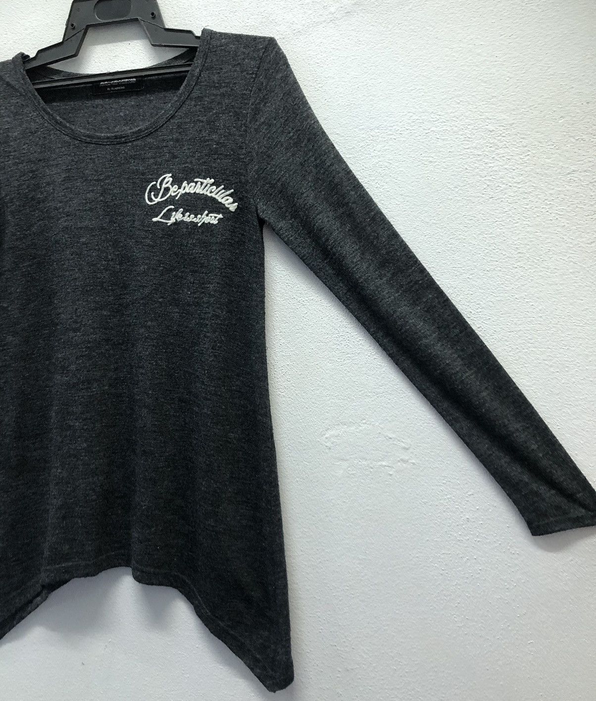 Vintage GLADNEWS Punk Rock Graphic Long Sleeve Asymmetrical Hem Shir Size US M / EU 48-50 / 2 - 5 Thumbnail