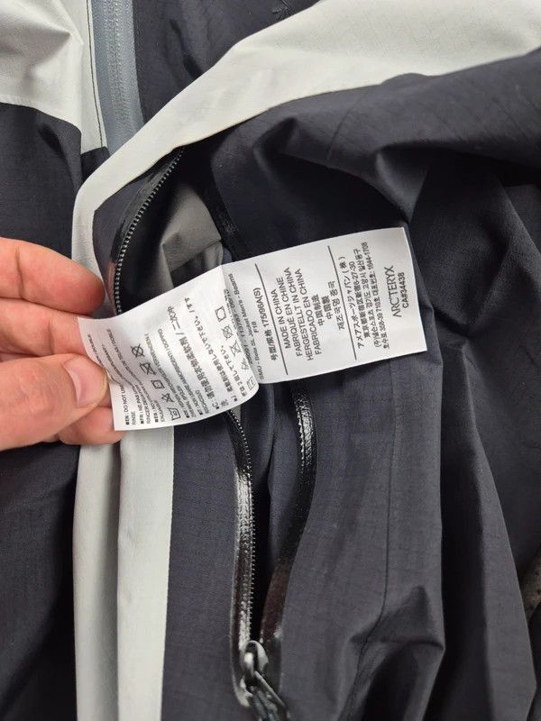 Arc'teryx Arc'teryx Mens Black Beams Patchwork Beta SL Raincoat Size S Size US S / EU 44-46 / 1 - 10 Thumbnail