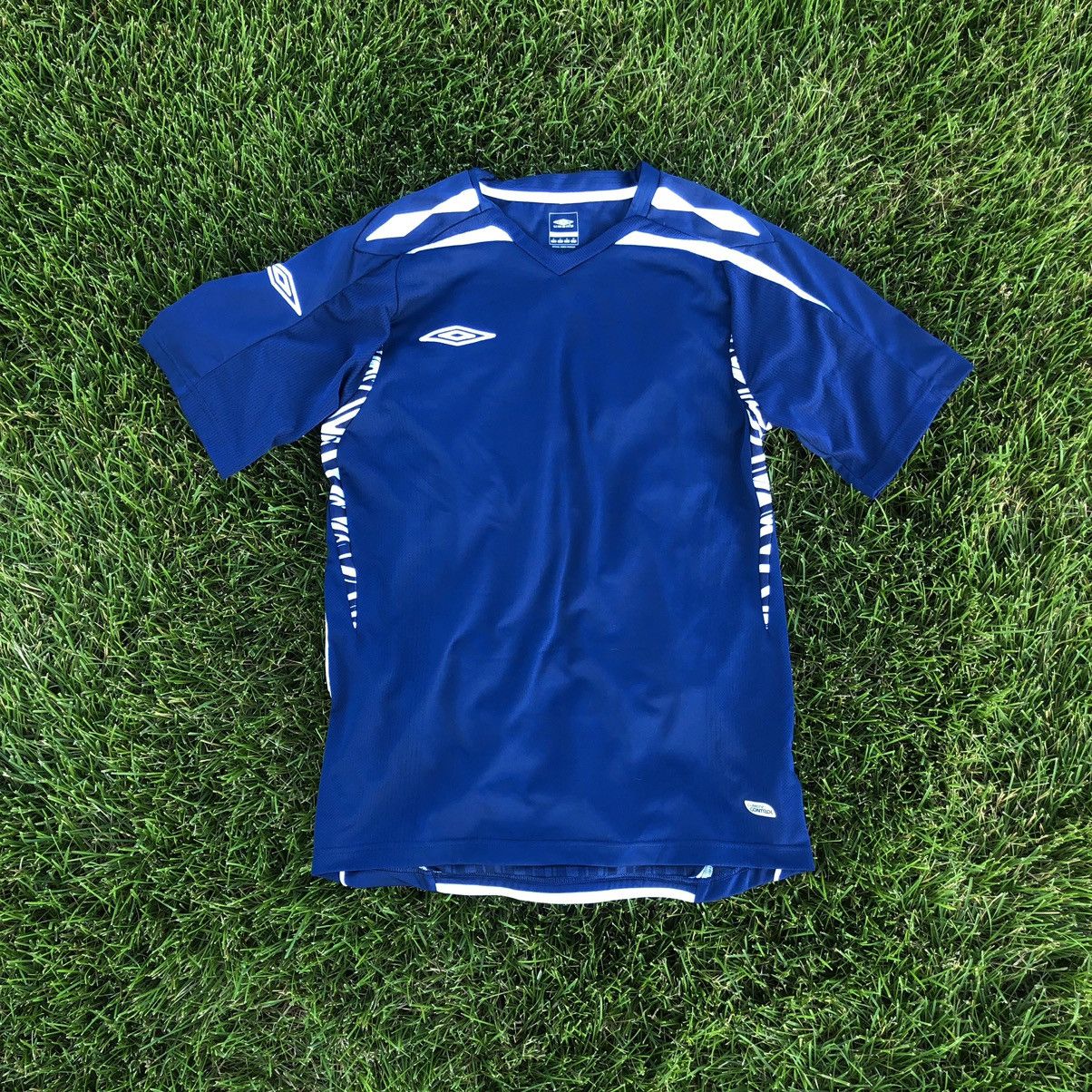 Umbro Umbro climate control shirt Size US S / EU 44-46 / 1 - 1 Thumbnail