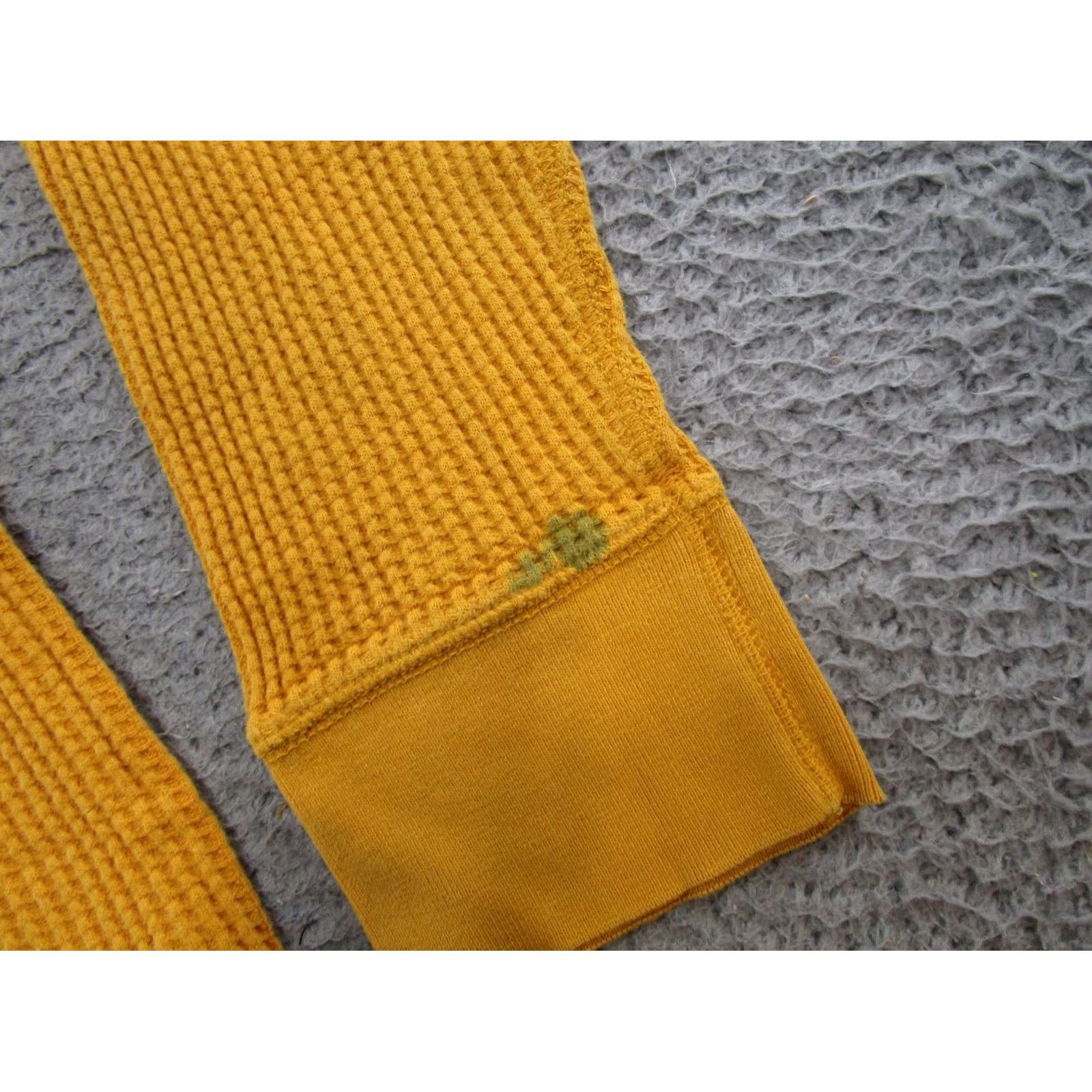 Old Navy Old Navy Athletic Fit Thermal Long Sleeve Shirt Mens M Gold Cotton Knit Crew Neck T-Shirt Thermal Winter Spring Fall M Mens Size US M / EU 48-50 / 2 - 2 Thumbnail