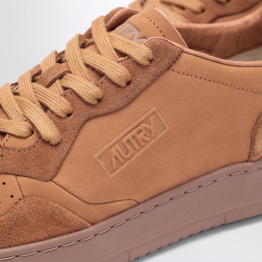 o1d2blof0725 Low-Top Sneakers in Brown
