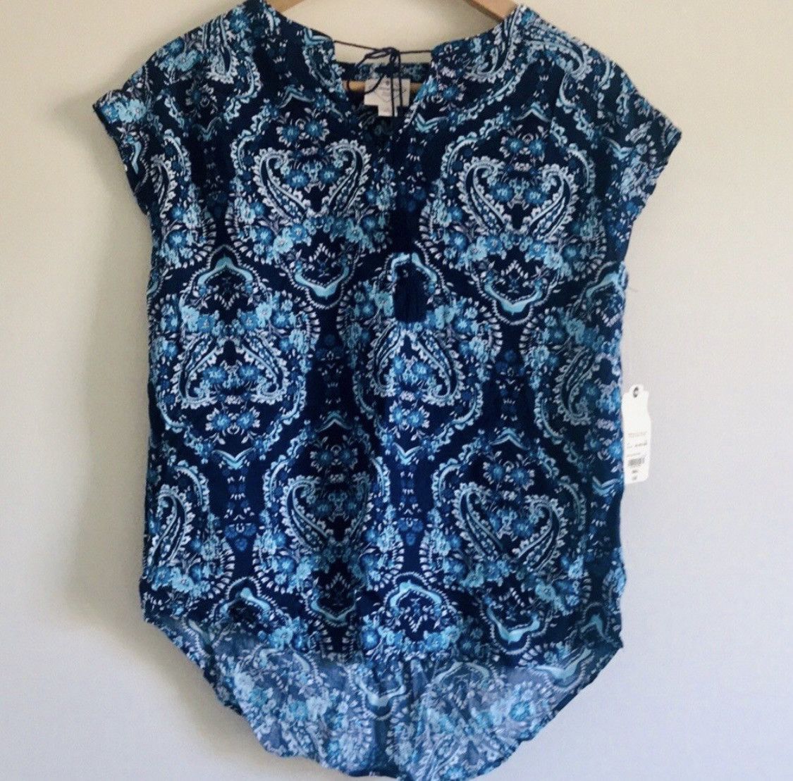 St. Johns Bay ST. JOHNS BAY FLORAL PAISLEY TASSEL CUTOUT BLOUSE TOP SHIRT Size S / US 4 / IT 40 - 1 Thumbnail