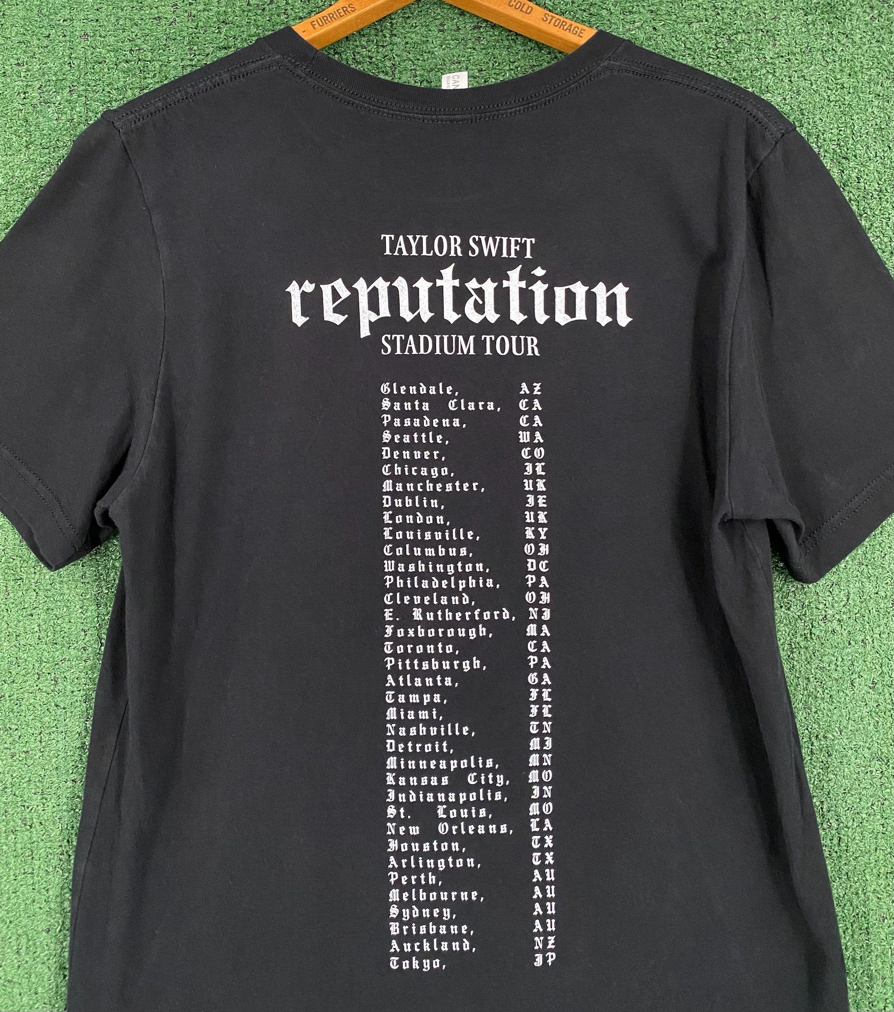 Canvas Taylor Swift Reputation Stadium Tour T-Shirt Medium Size M / US 6-8 / IT 42-44 - 6 Thumbnail