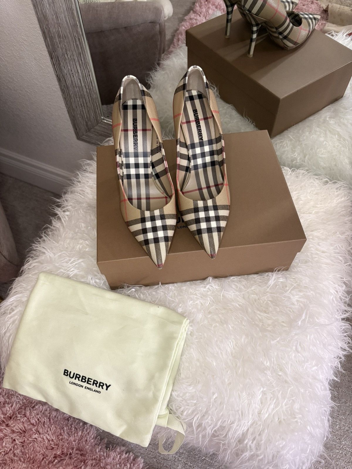 Burberry Burberry London archive beige check heel Size US 5.5 / IT 35.5 - 1 Thumbnail