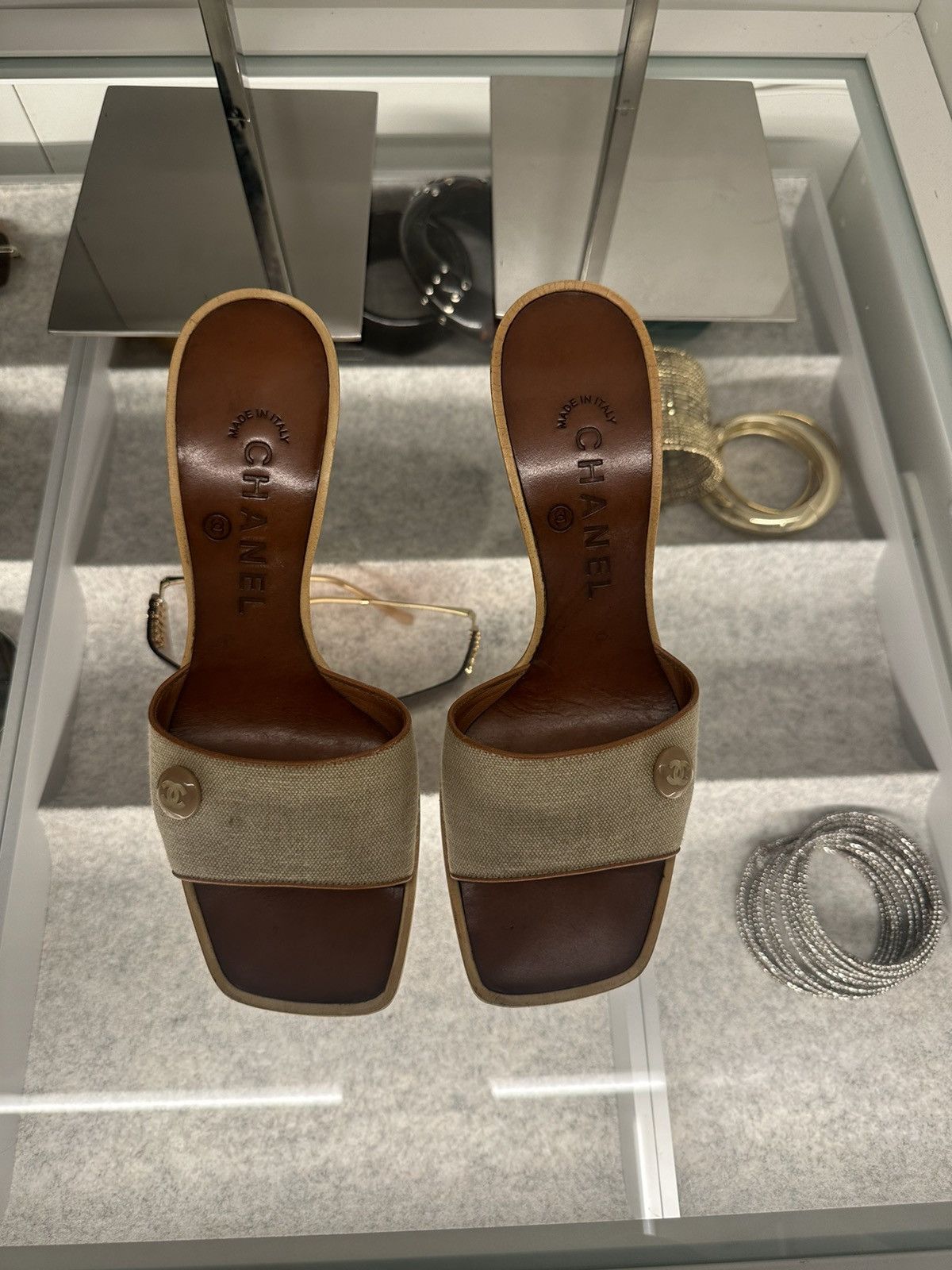 Chanel Chanel brown and beige canvas mules size 35.5 Size US 5.5 / IT 35.5 - 2 Thumbnail