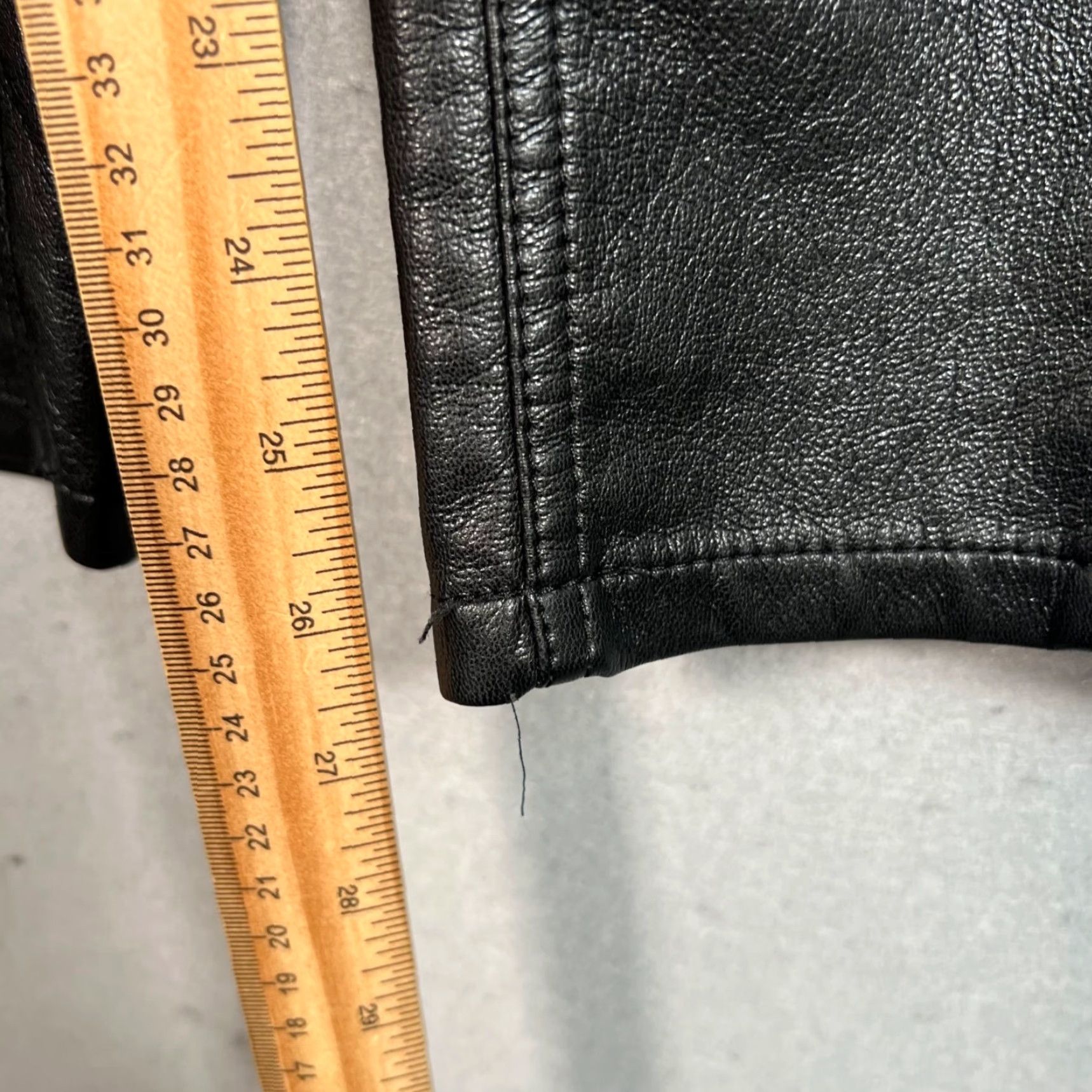 Vintage Wilfred Womens Black High-Waisted Faux Leather Tapered Leg Pants 8 Size 30" / US 8 / IT 44 - 7 Thumbnail
