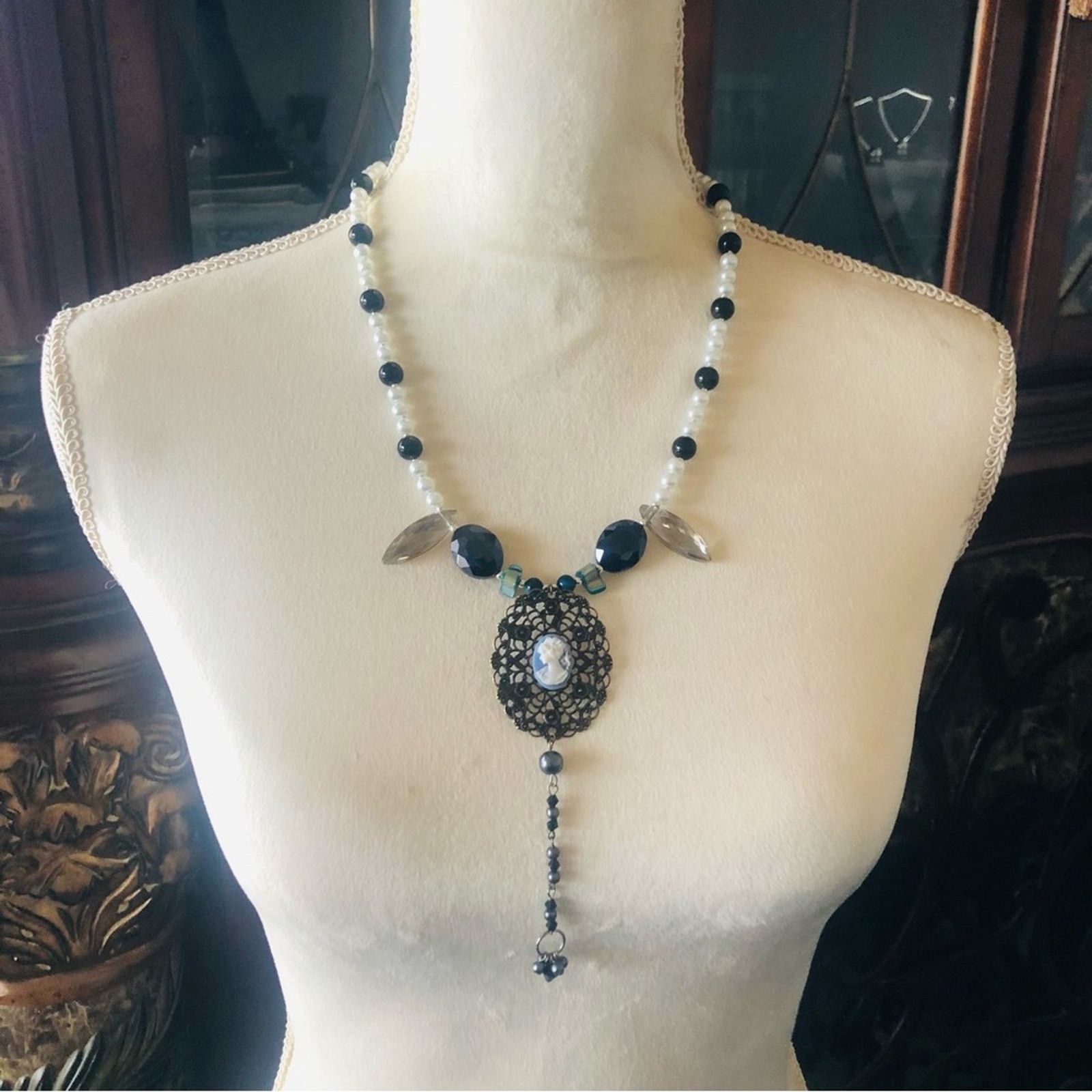 Handmade Handcrafted filigree cameo black agate pearl necklace Size ONE SIZE - 2 Thumbnail