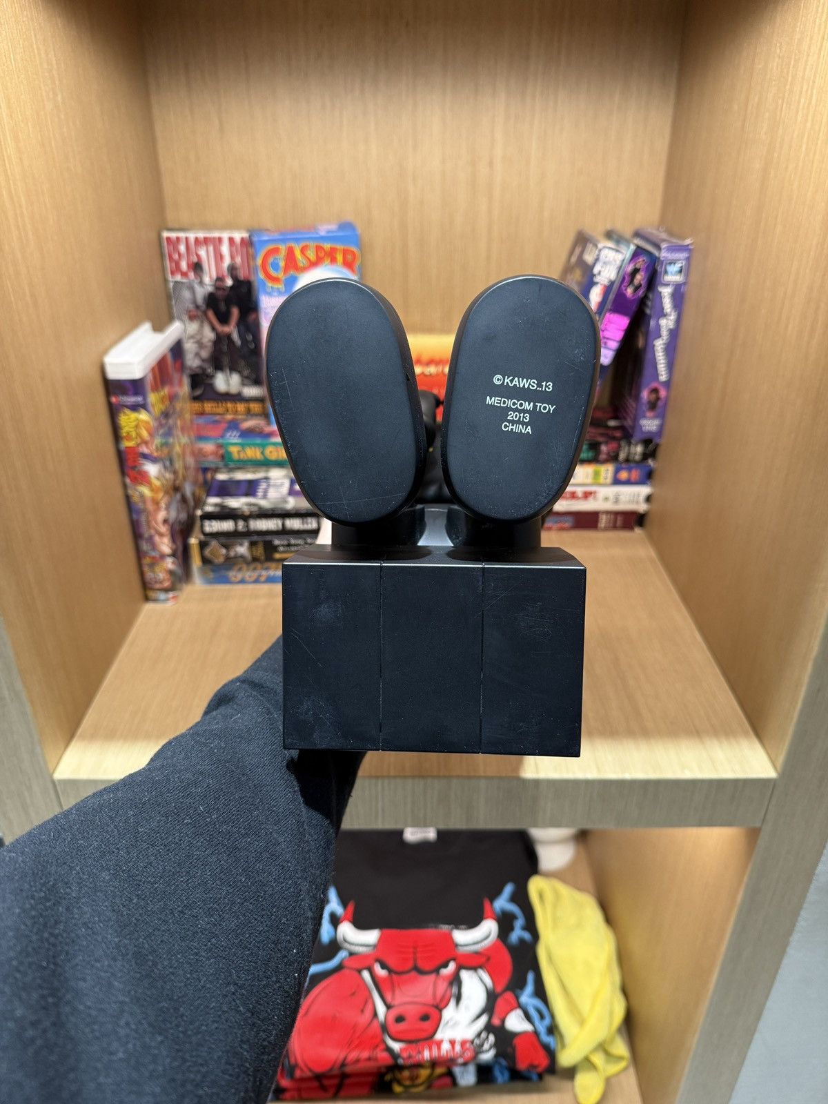 Kaws 2013 Kaws Passing Through Companion Black Figure with Box Size ONE SIZE - 7 Thumbnail