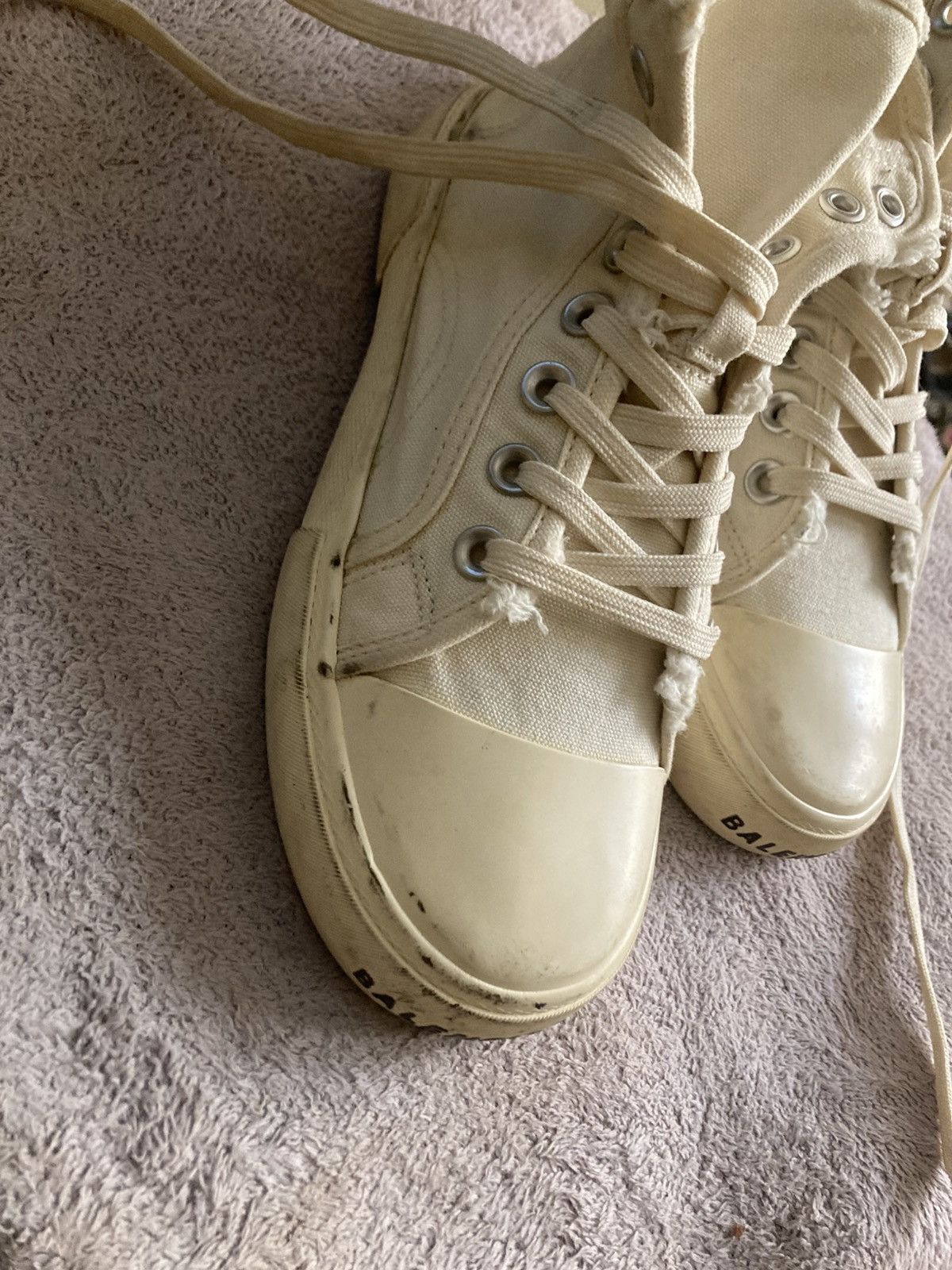 Balenciaga Balenciaga Ivory Paris Distressed High-Top Sneaker Shoes 37 Size US 7 / IT 37 - 5 Thumbnail