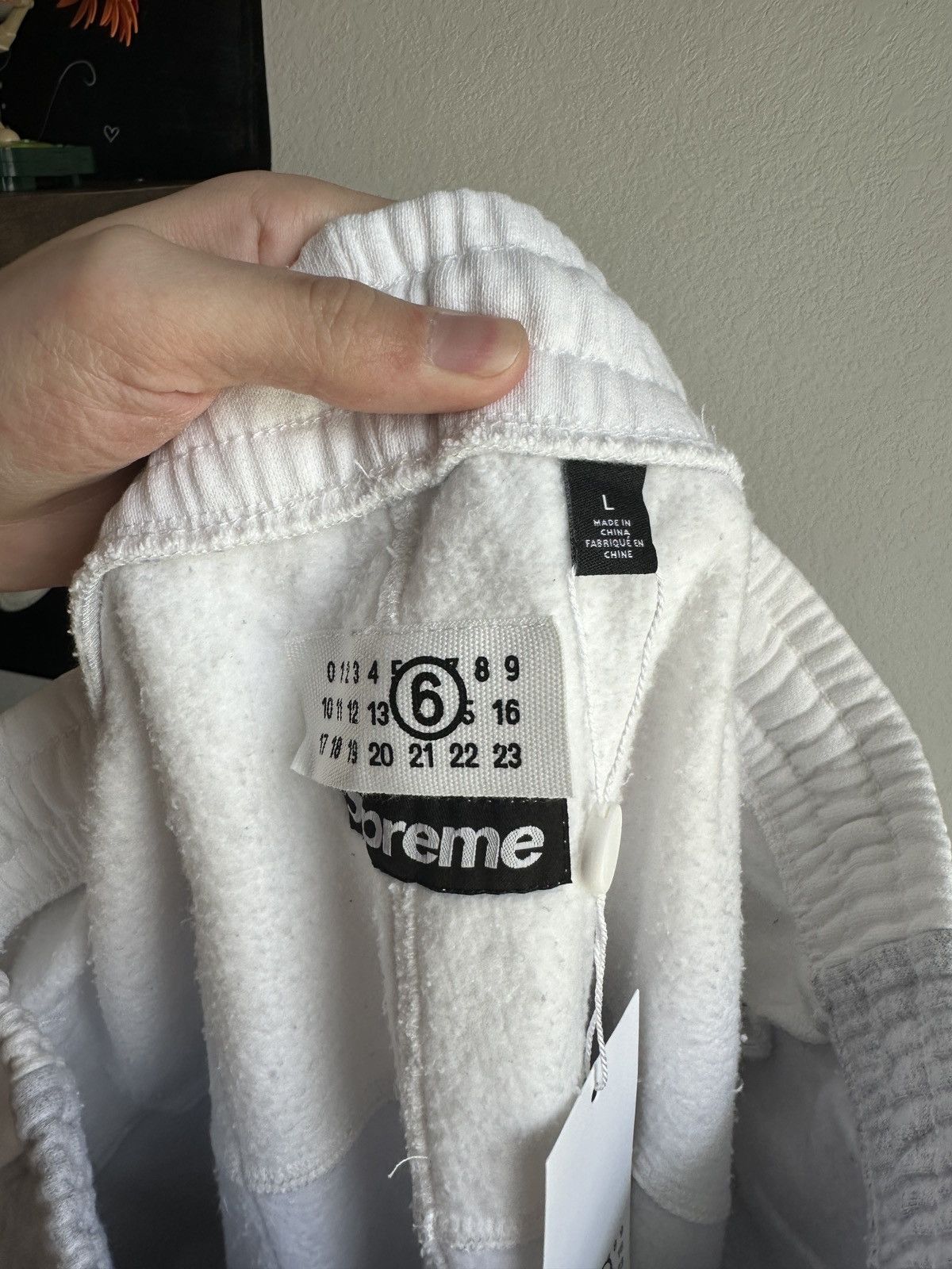 Maison Margiela × Supreme Supreme x MM6 Maison Margiela Eagle Sweatpants Grey Size US 34 / EU 50 - 6 Thumbnail