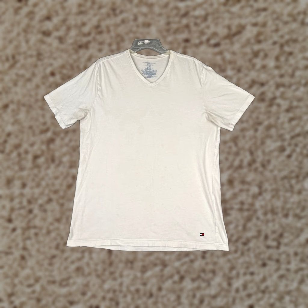 Tommy Hilfiger Tommy Hilfiger Shirt Adult XL White V-Neck Cotton Short Sleeve Jersey Logo Embroidered Mens T-Shirt Central American? Size US XL / EU 56 / 4 - 1 Thumbnail