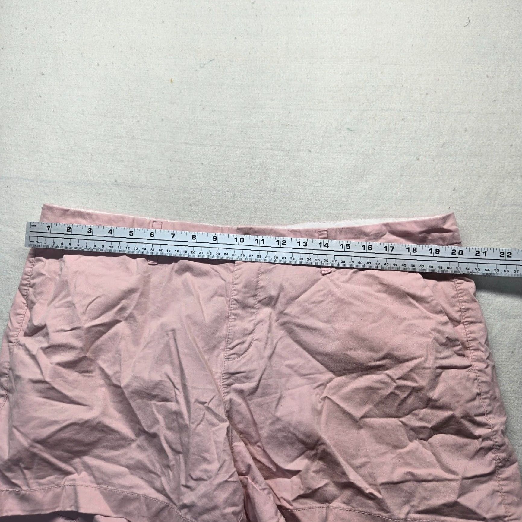 Old Navy Old Navy Shorts Women 14 Pink Solid Shorty Adult Size 14 Womens Shorts Pink 14 Old Navy Shorty Shorts Size 36" / US 14 / IT 50 - 3 Thumbnail