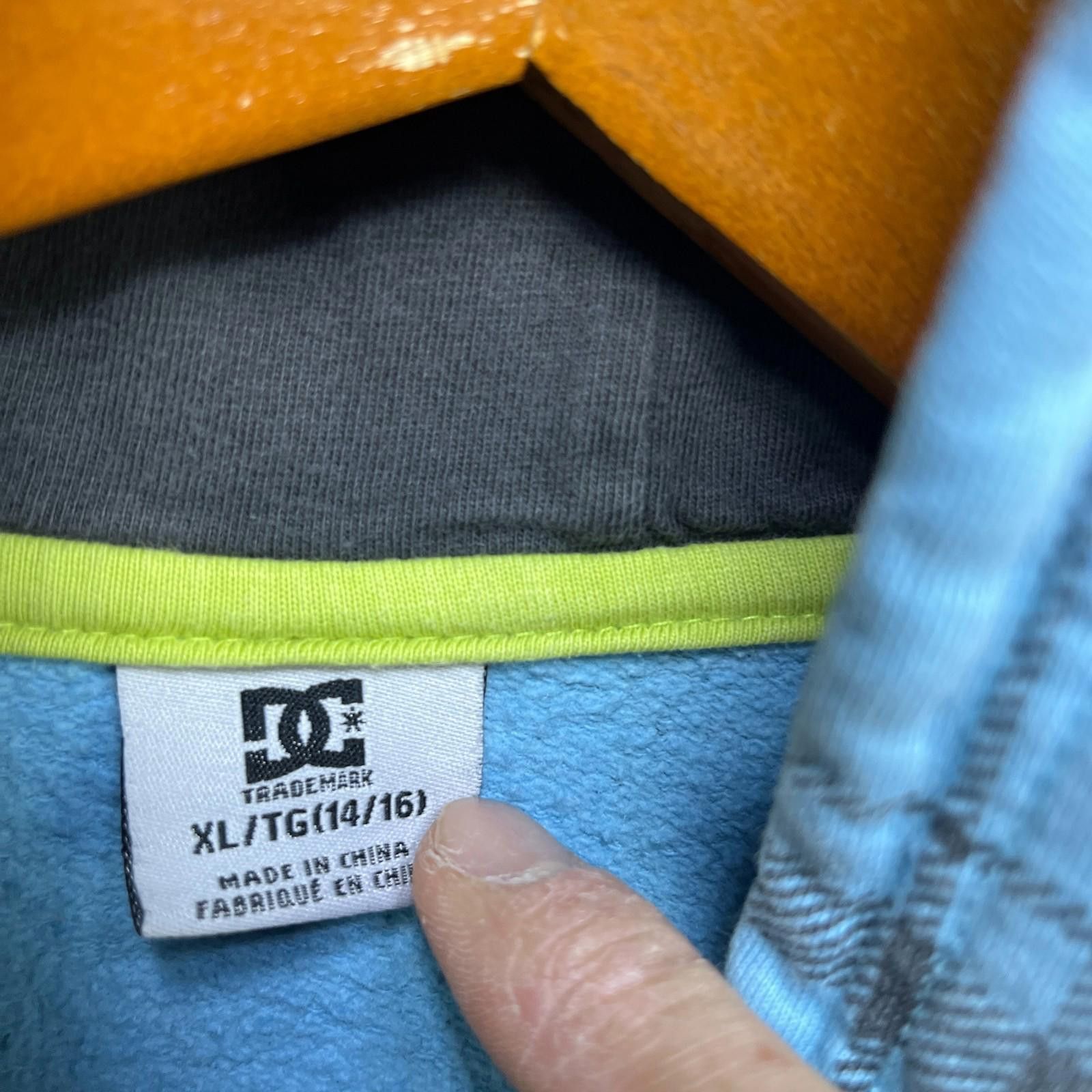 DC Vintage DC Shoes Skateboard Y2K Zip Up Hoodie Youth XL Size US XL / EU 56 / 4 - 3 Thumbnail