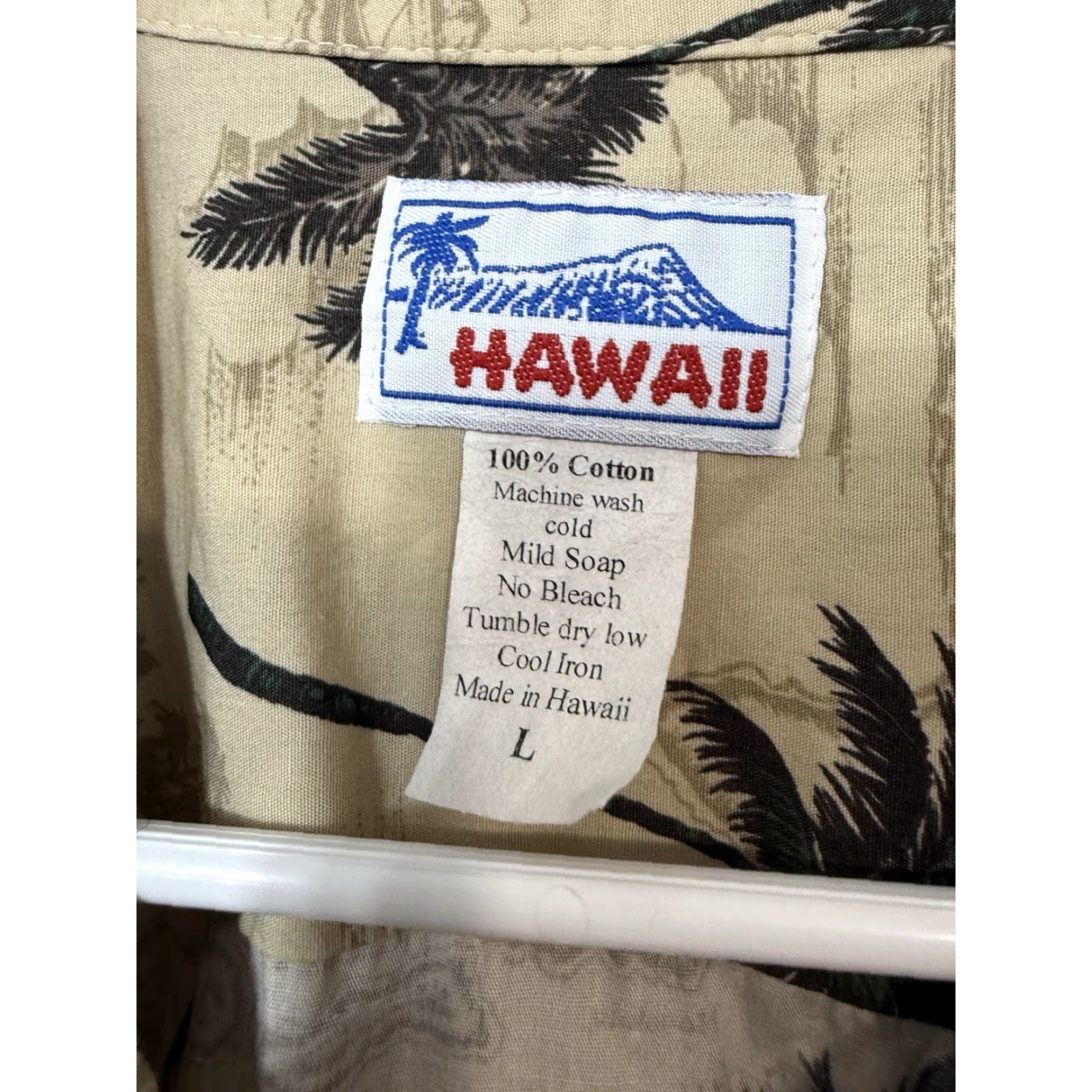Vintage Hawaii Brand Mens Hawaiian Aloha Shirt Sz L Beige Maps Palm Trees Button Up Size US L / EU 52-54 / 3 - 7 Thumbnail