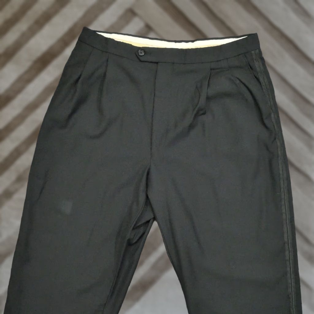 Vintage VINTAGE Zanieri Pants Mens 32x30 Black Dress Slacks Wool Straight Classic Front Pleated 30 In Inseam Mens Regular Size 32 Black Dress Pants Size US 32 / EU 48 - 1 Thumbnail