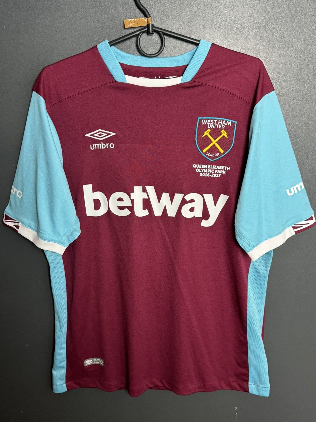 Umbro West Ham United 16/17 Home Football Jersey Size US M / EU 48-50 / 2 - 1 Thumbnail