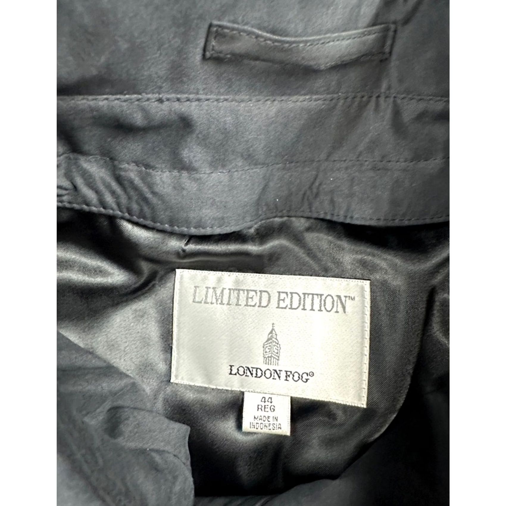 London Fog VINTAGE London Fog Trench Coat Mens 44 Regular Black 44R 31 Hem 45 Total Length 24 Sleeve Length Size US S / EU 44-46 / 1 - 7 Thumbnail