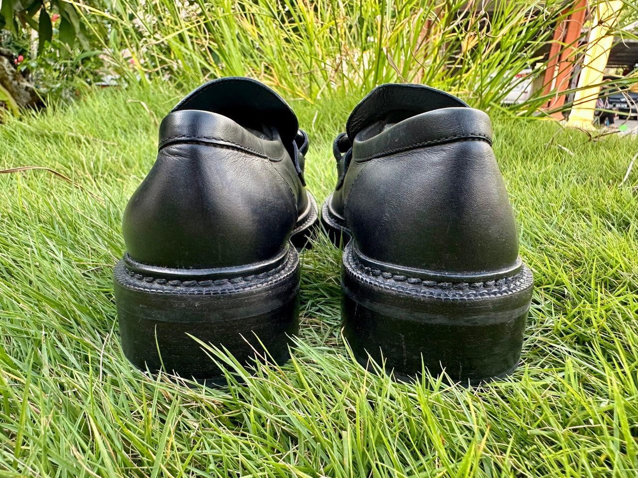 Louis Vuitton Authentic Louis Vuitton Oversized Chain Academy Flat Loafers Size US 5 / EU 37 - 4 Thumbnail