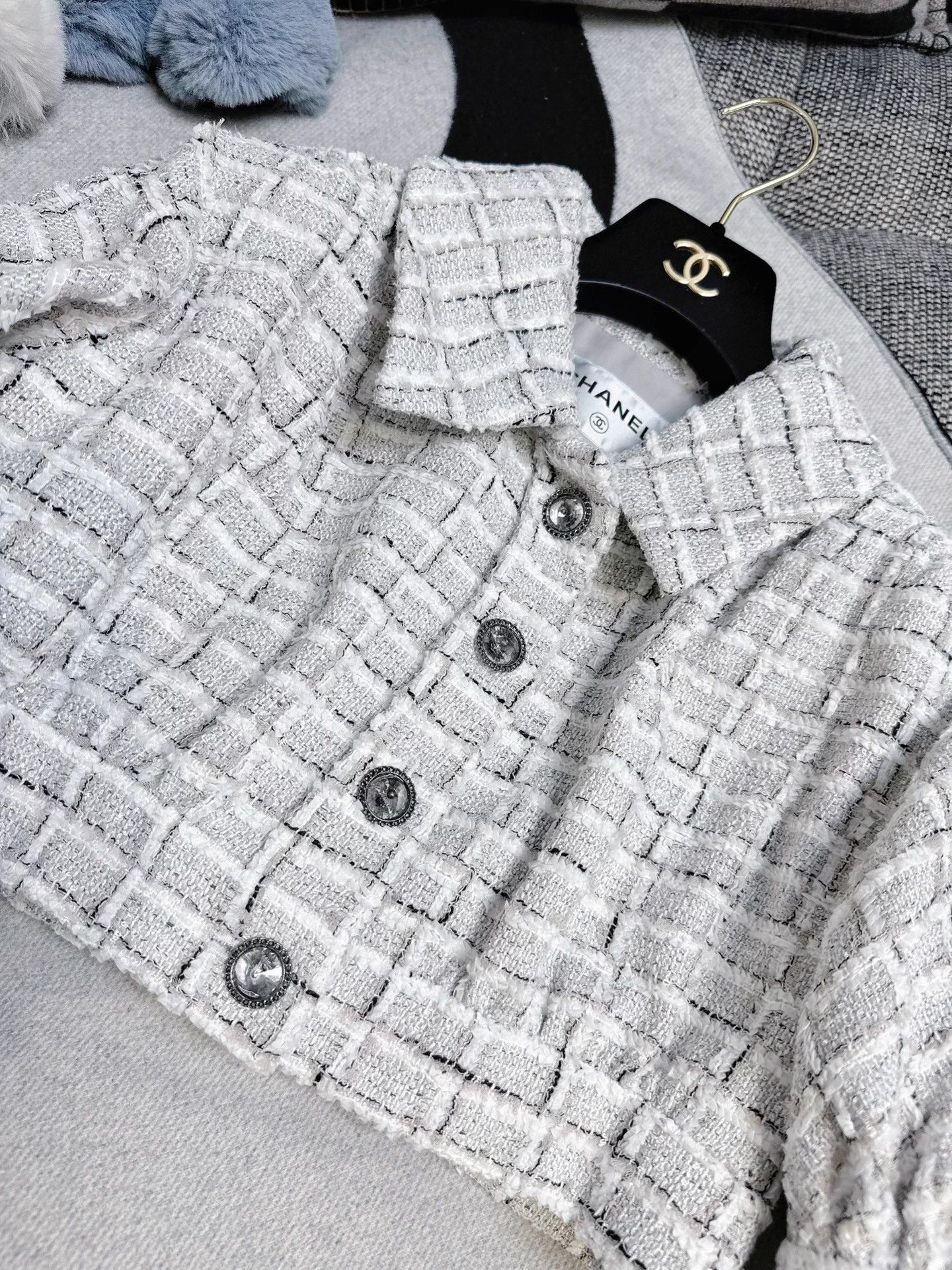 Chanel Chanel 22C short high-waist check tweed jacket 38 Size S / US 4 / IT 40 - 2 Thumbnail