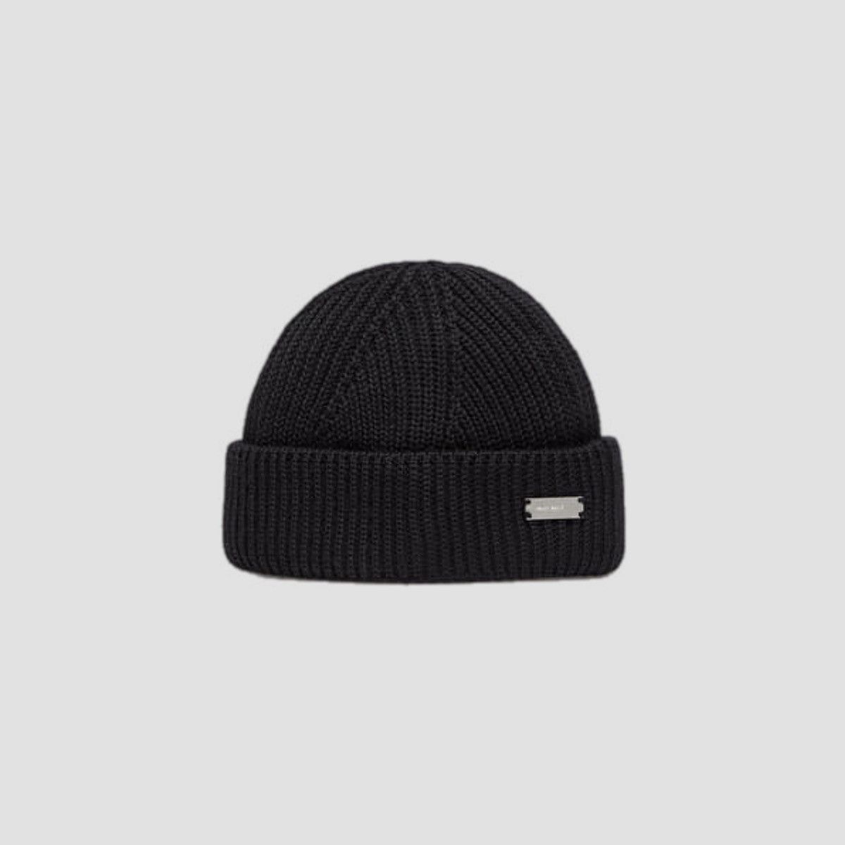 Heliot Emil Beanie With Metal Plate Logo