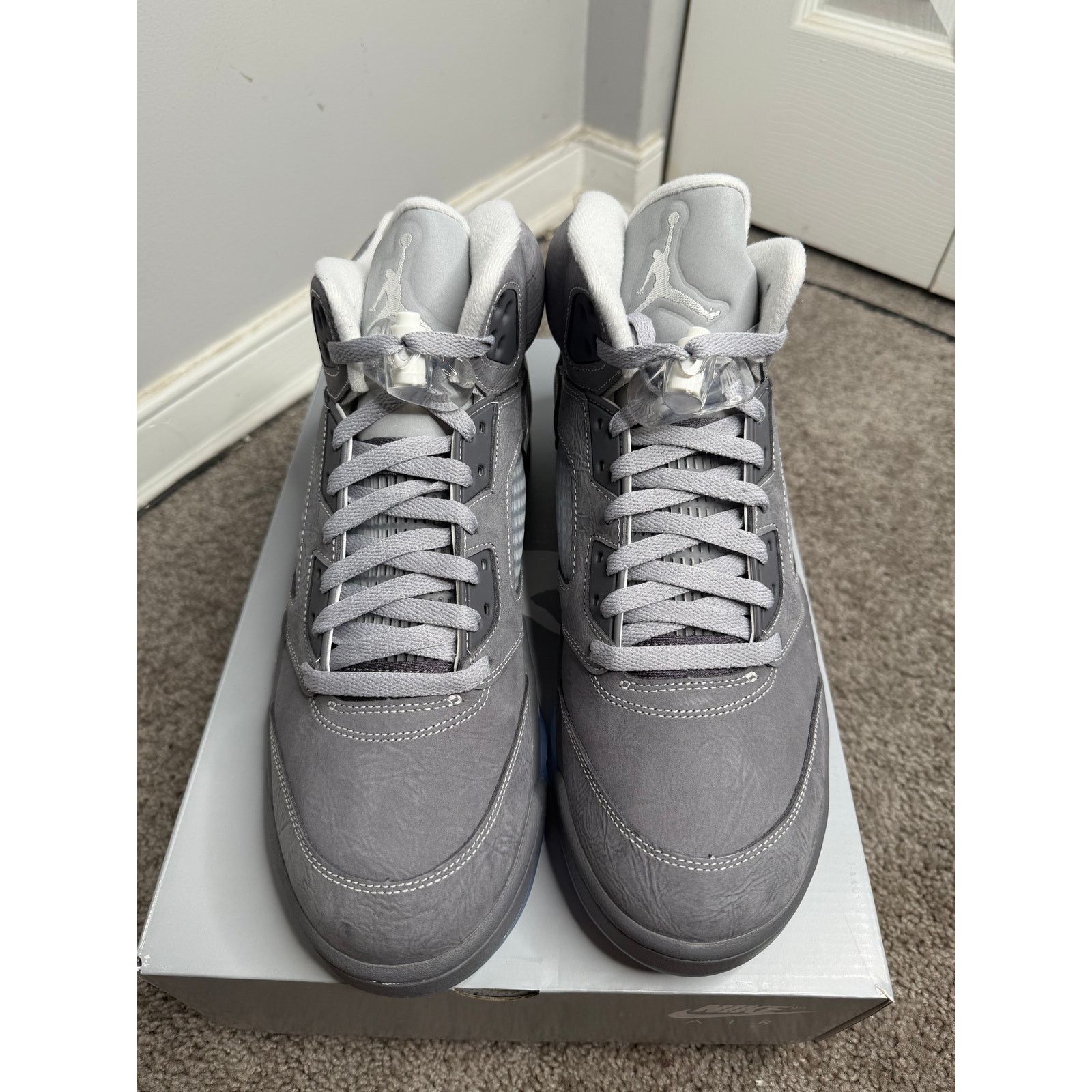 Jordan Brand Air Jordan 5 Retro Wolf Grey Shoes Size 11 Size US 11 / EU 44 - 3 Thumbnail