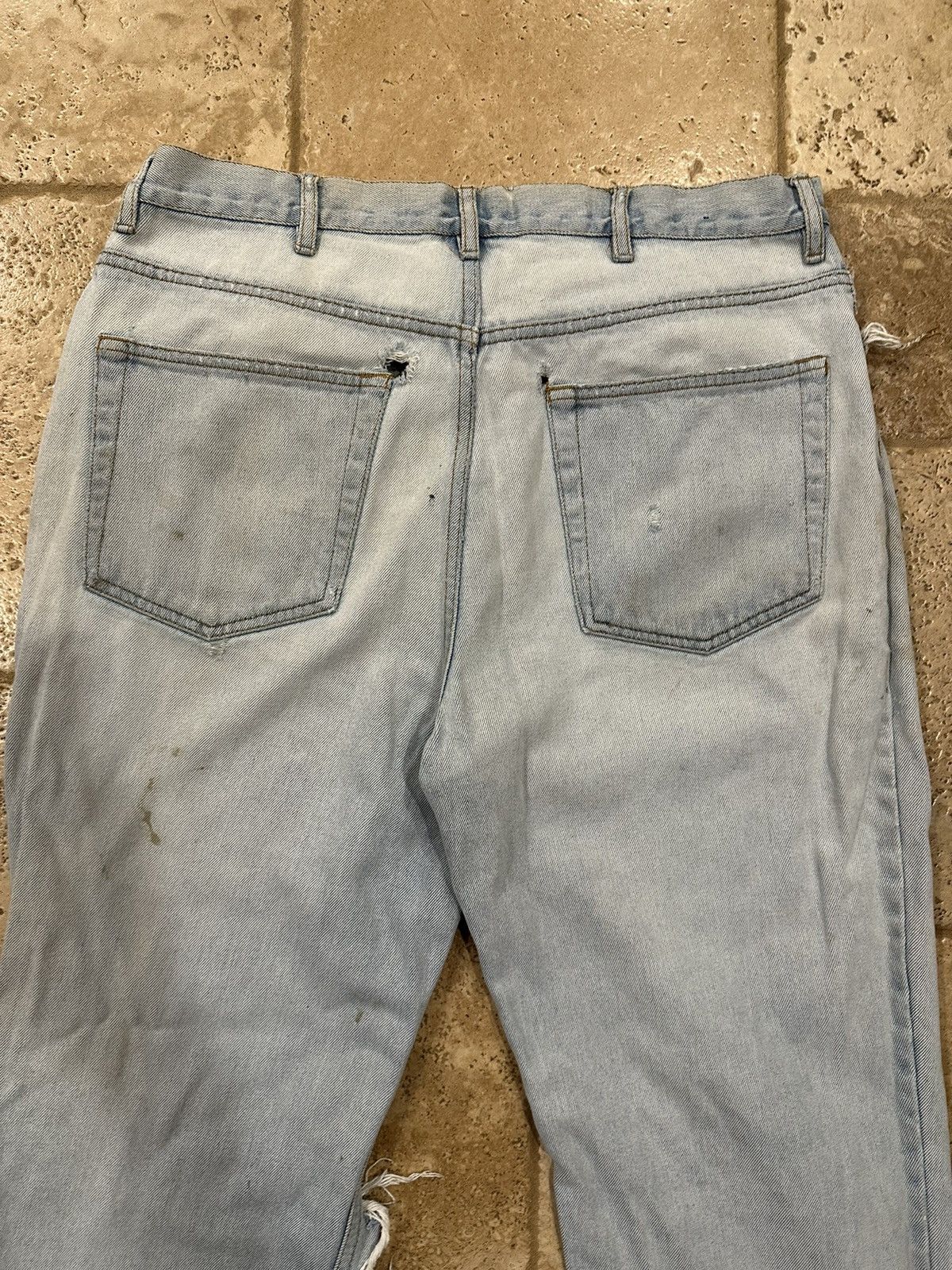 Vintage Vintage B.E. Blue Light Wash Distressed Trashed Denim Jeans Size US 36 / EU 52 - 12 Thumbnail
