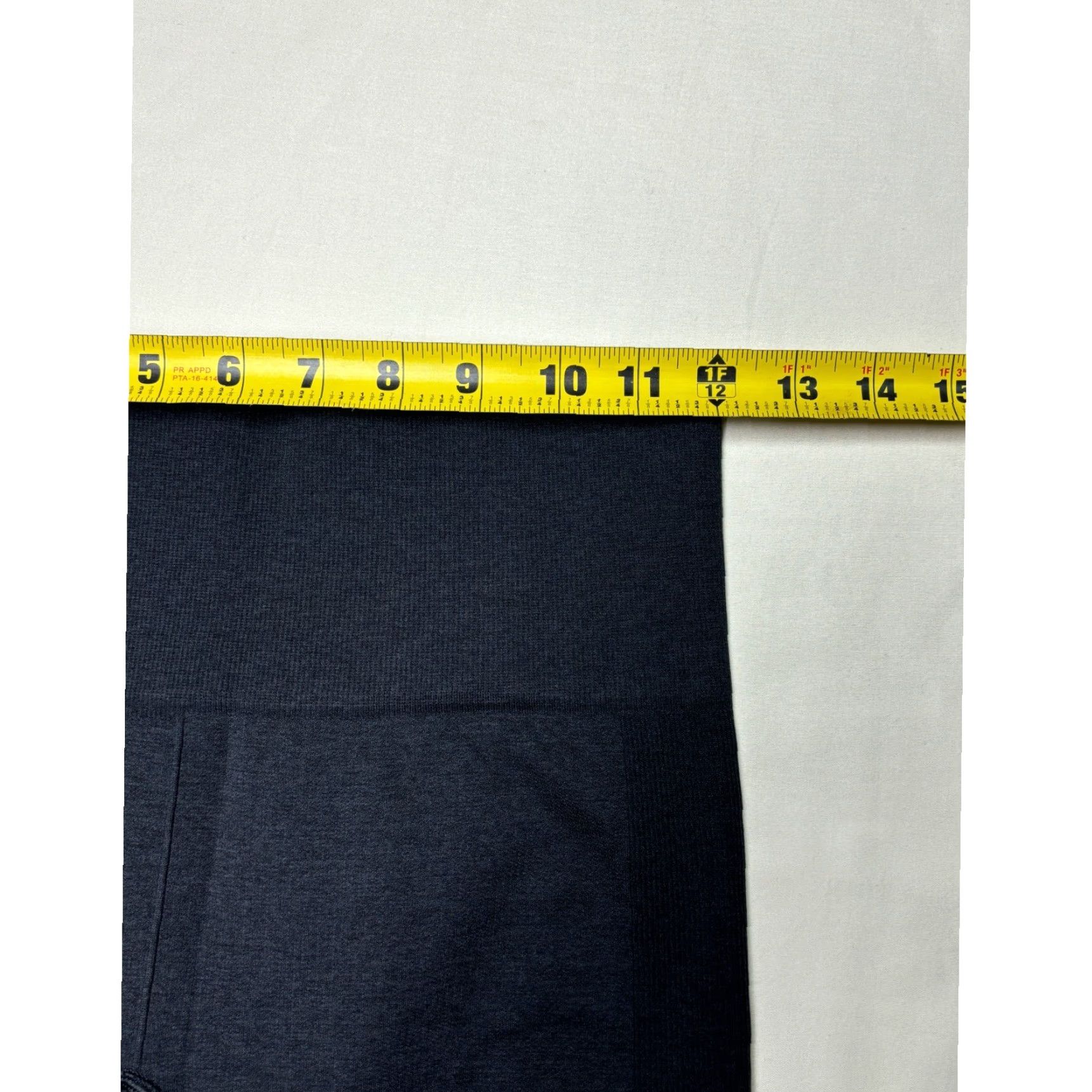 Lululemon Lululemon Athletica Crop Leggings Womens Size 4 High Rise Athletic Activewear Black Seamless Stretch Yoga Workout Size 27" / US 4 / IT 40 - 7 Thumbnail