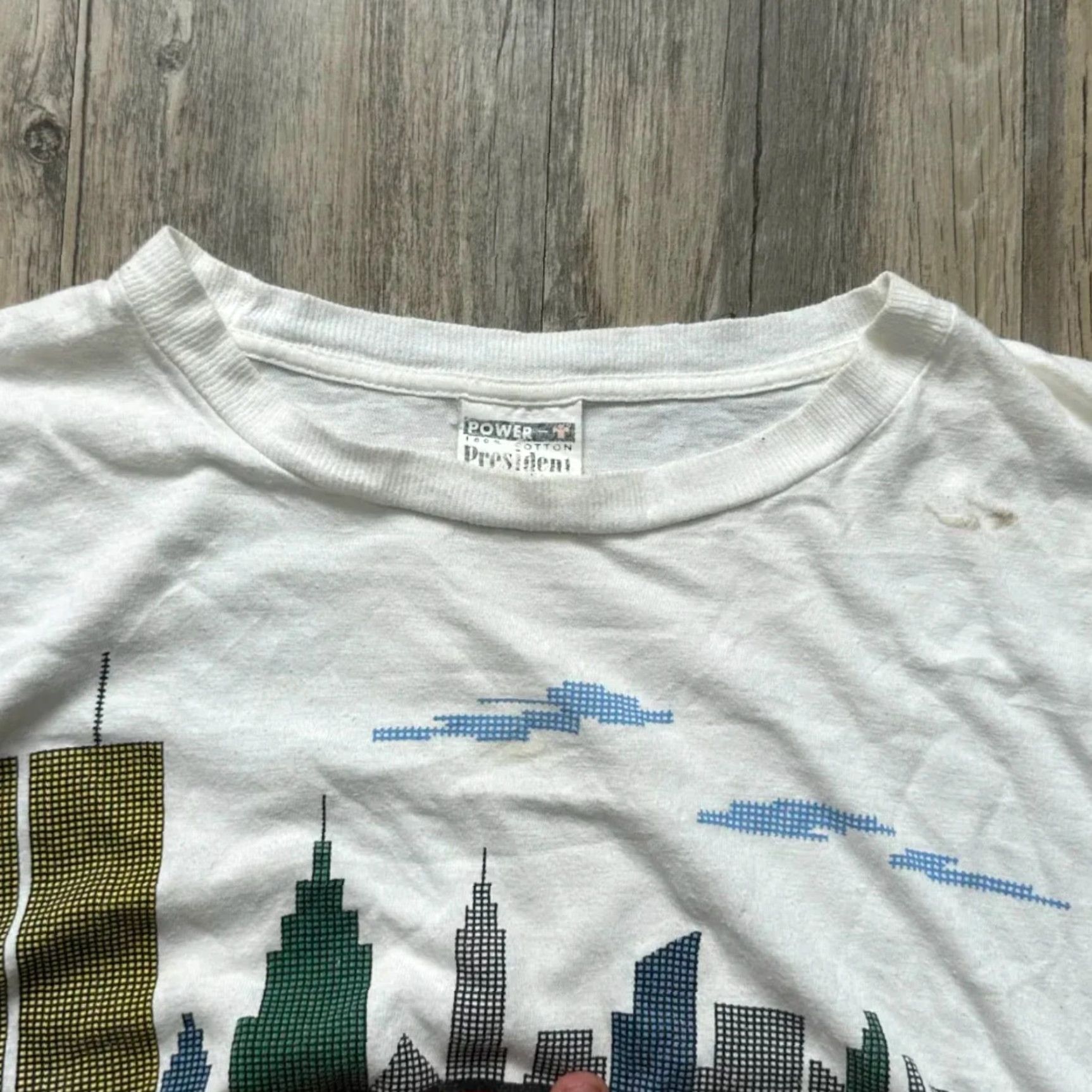 Fruit Of The Loom VINTAGE New York City Skyline Shirt XL Mens White Boxy Fit 90s Fruit of the Loom T-Shirt Size US XL / EU 56 / 4 - 3 Thumbnail
