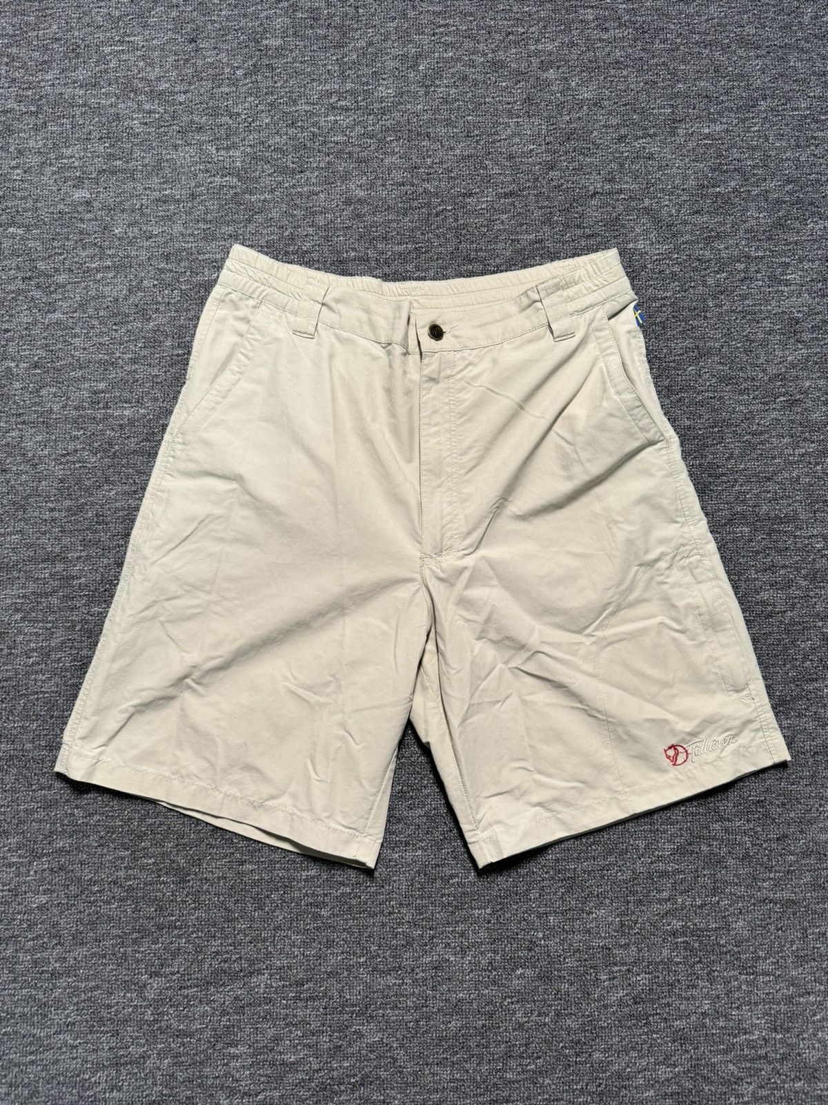 Fjallraven Vintage Fjällräven Cargo Shorts Beige Size 42 US 32 Size US 32 / EU 48 - 1 Thumbnail