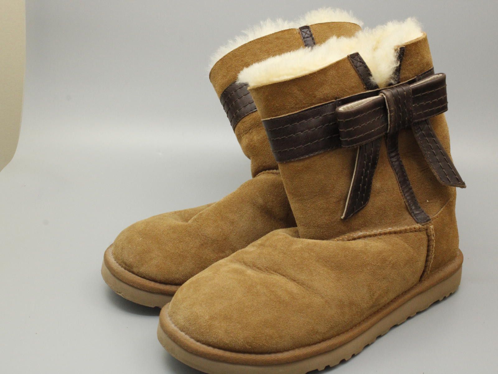 Ugg UGG Australia Women's Winter Boots with Shearling and Bow Size US 9.5 / IT 39.5 - 1 Thumbnail