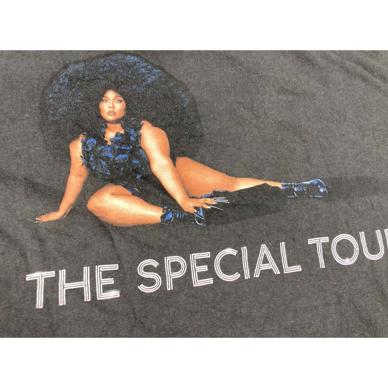 Rizzoli Lizzo The Special Tour 2022 Graphic T-shirt Women Medium Black Music Merch Shirt Size M / US 6-8 / IT 42-44 - 2 Thumbnail