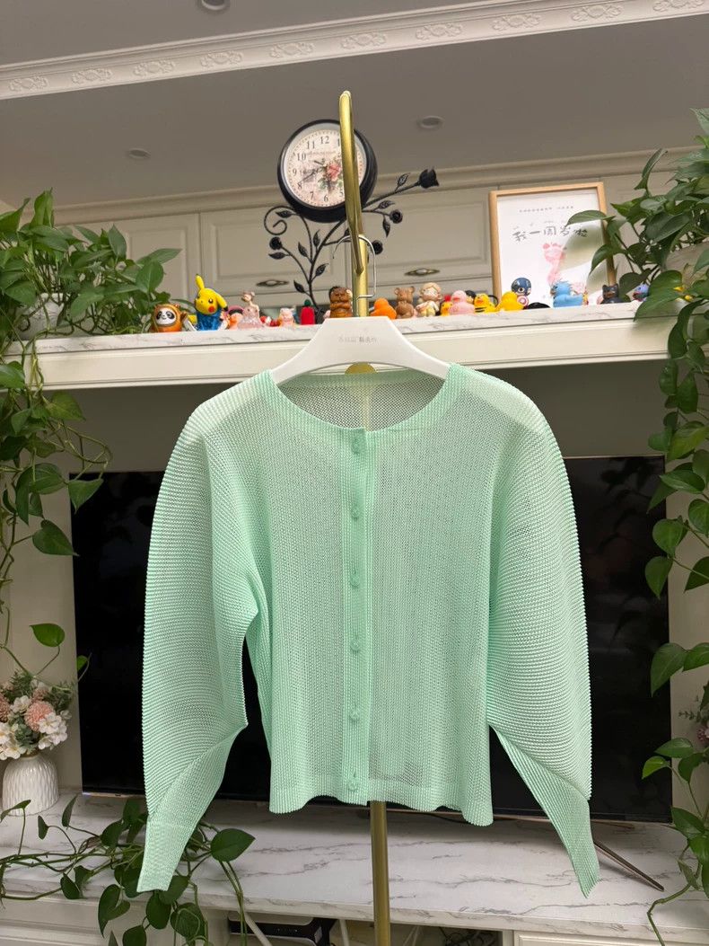 Issey Miyake Issey Miyake size:3 Apple green tatami coat Size XS / US 0-2 / IT 36-38 - 1 Thumbnail