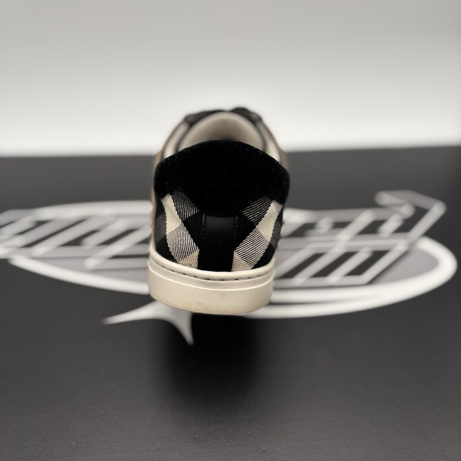 Burberry Burberry House Check ' Black Archive Beige White ' | GREAT! Size US 9 / EU 42 - 12 Thumbnail