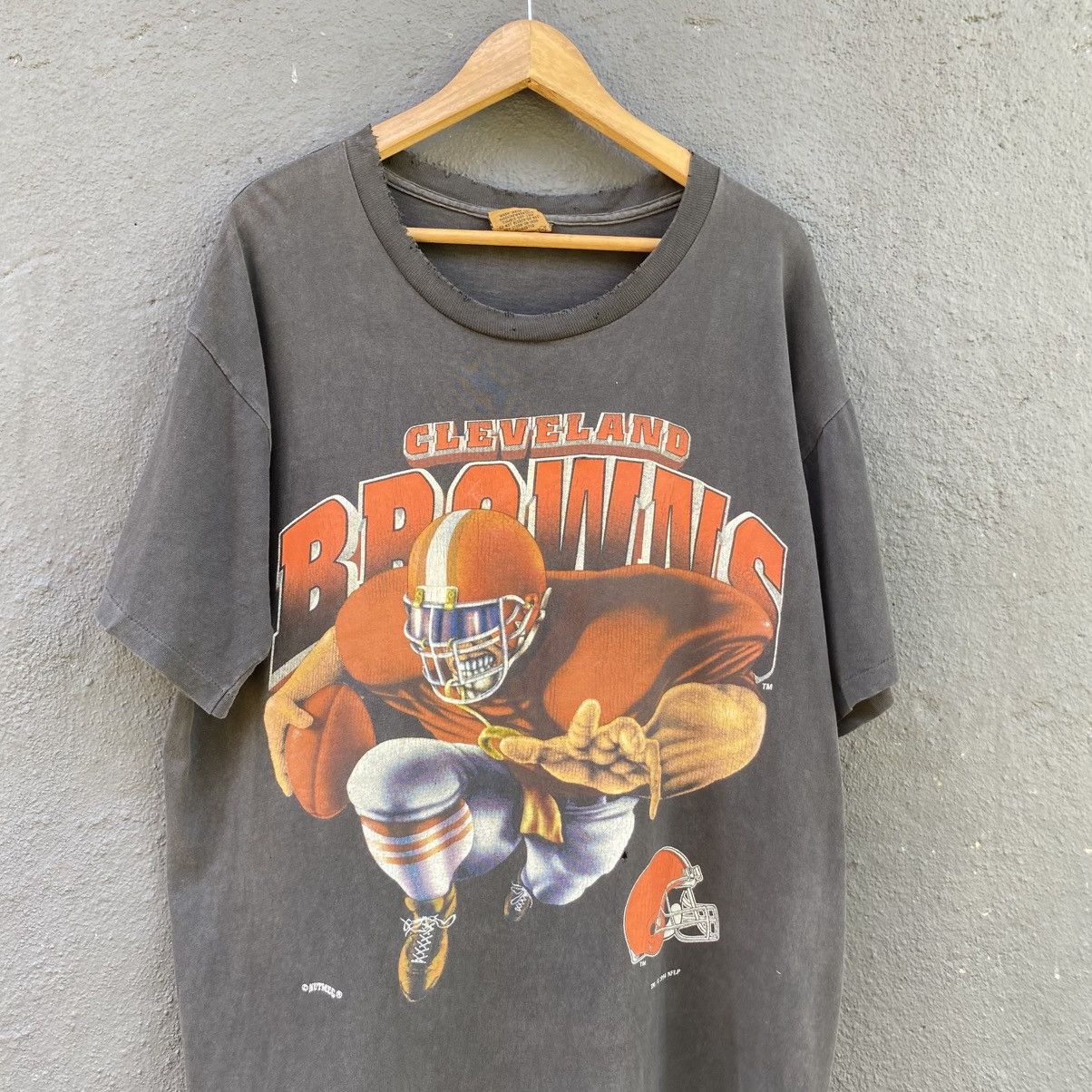 NFL Thrashed Distressed 90s Nutmeg Mills Cleveland Browns Tee Size US L / EU 52-54 / 3 - 2 Thumbnail