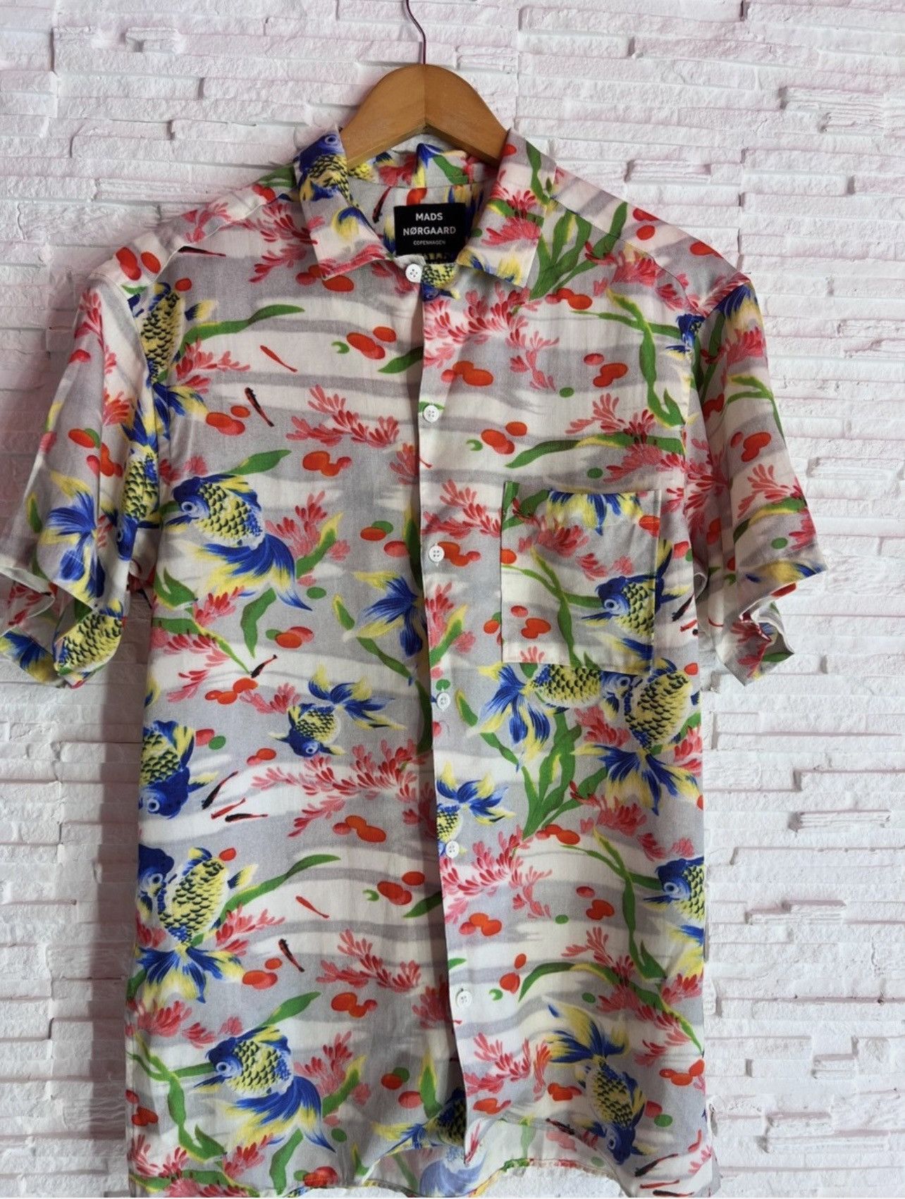 Mads Norgaard Mads Nørgaard Copenhagen Goldfish Print Shirt Size M tencel Size US M / EU 48-50 / 2 - 1 Thumbnail