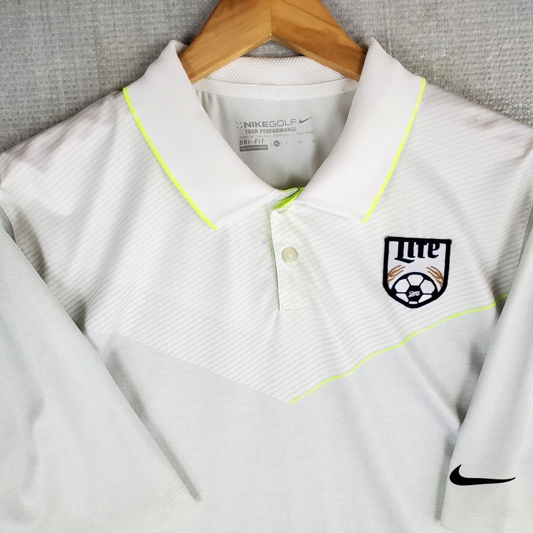 Nike NIKE GOLF Polo Shirt XL Mens White Tour Performance Short Sleeve Shirt Soccer Miller Lite Size US XL / EU 56 / 4 - 2 Thumbnail