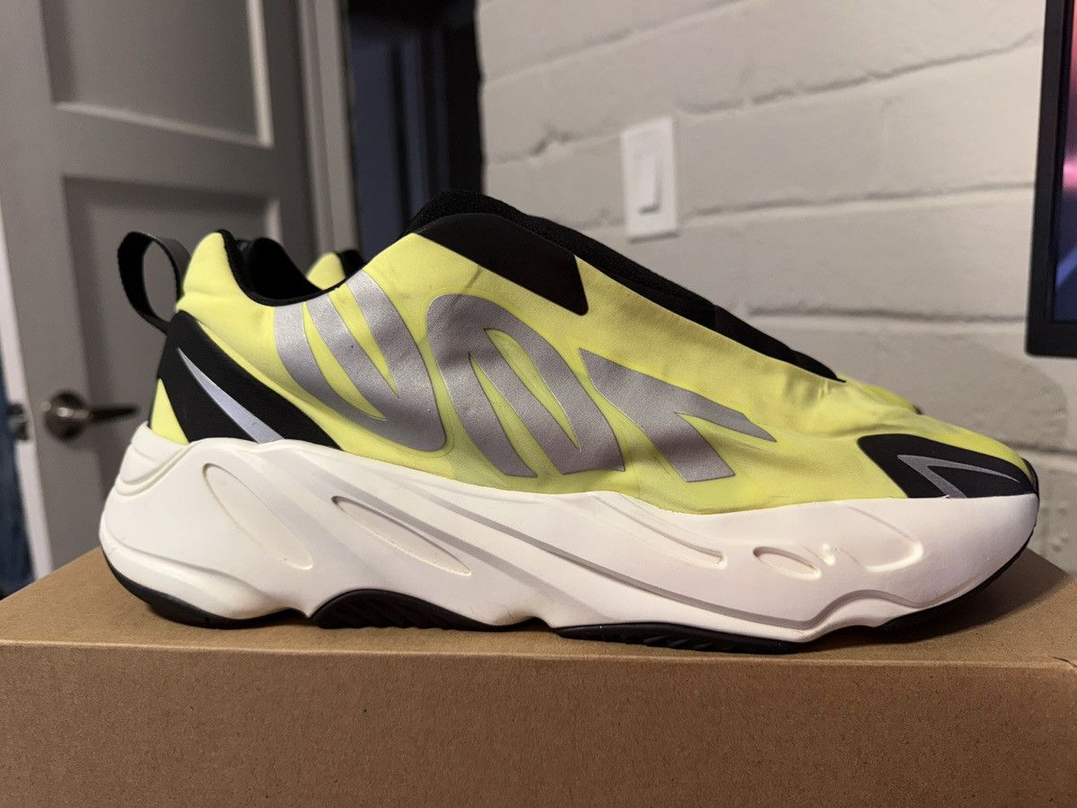 Yeezy Yeezy 700 MNVN Size US 12 / EU 45 - 4 Thumbnail