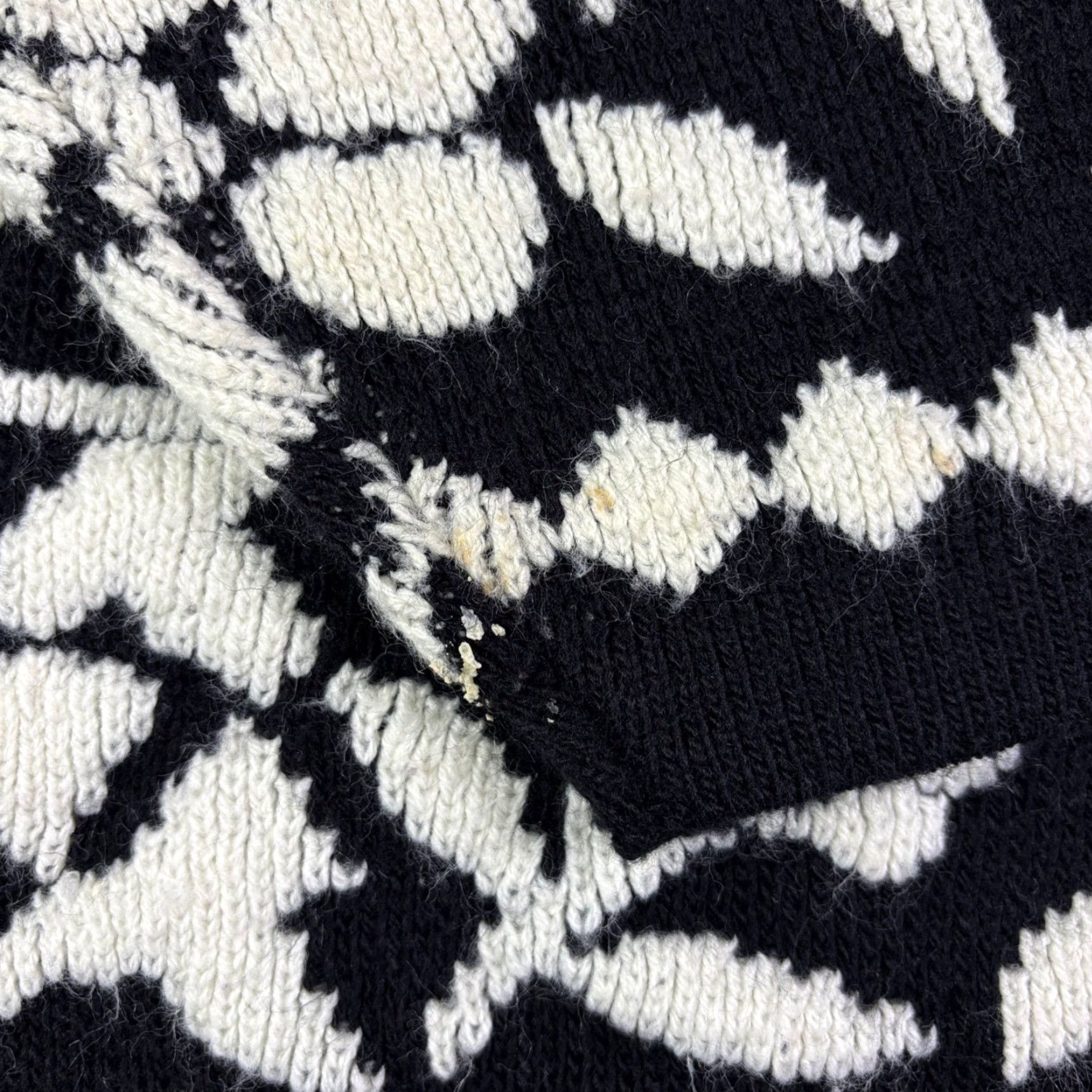 Vintage VINTAGE Carriage Court Black White Floral Mock Neck Knit Sweater Women's Unisex Adults L Wool Size L / US 10 / IT 46 - 6 Thumbnail