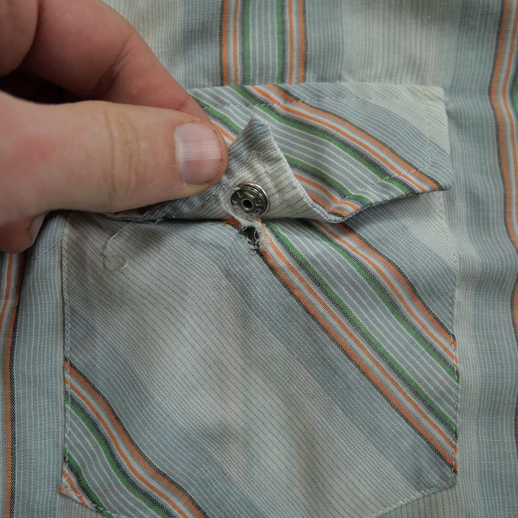 Champion VINTAGE Champion Western Shirt Mens 16.5 35 Green Orange Striped Pearl Snap 70s Size US S / EU 44-46 / 1 - 6 Thumbnail
