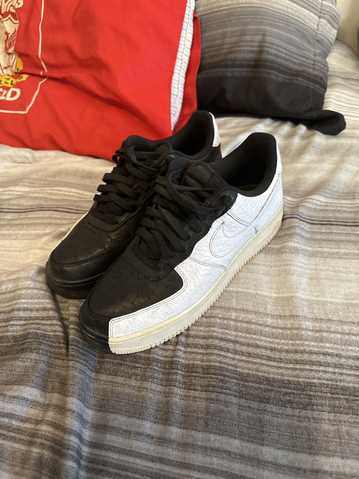 Air forces half top black and white