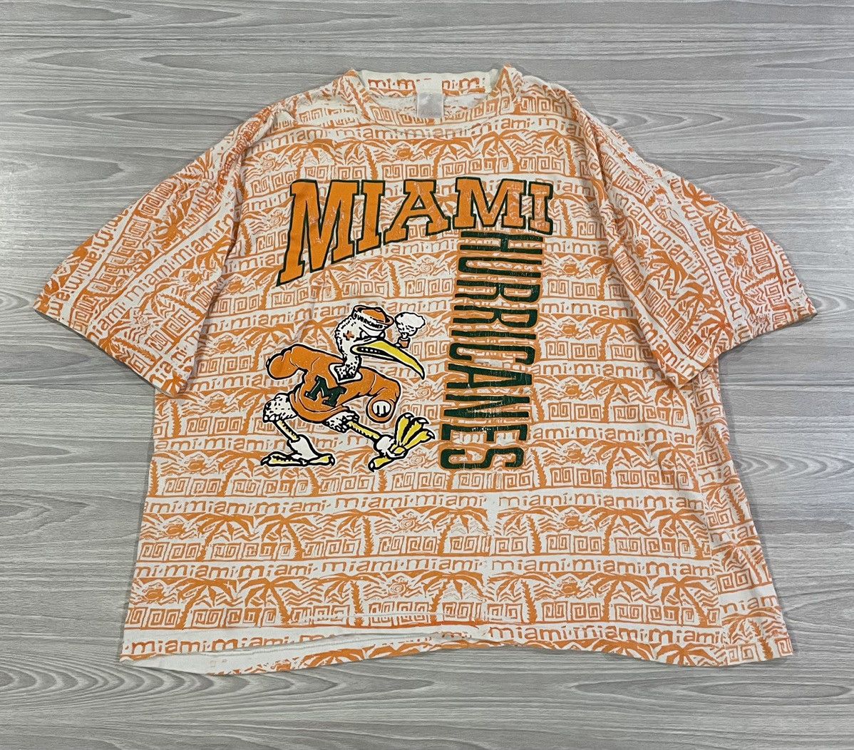 Vintage Vintage Miami Hurricanes AOP Single Stitch Shirt Mens 2XL Size US XXL / EU 58 / 5 - 1 Thumbnail