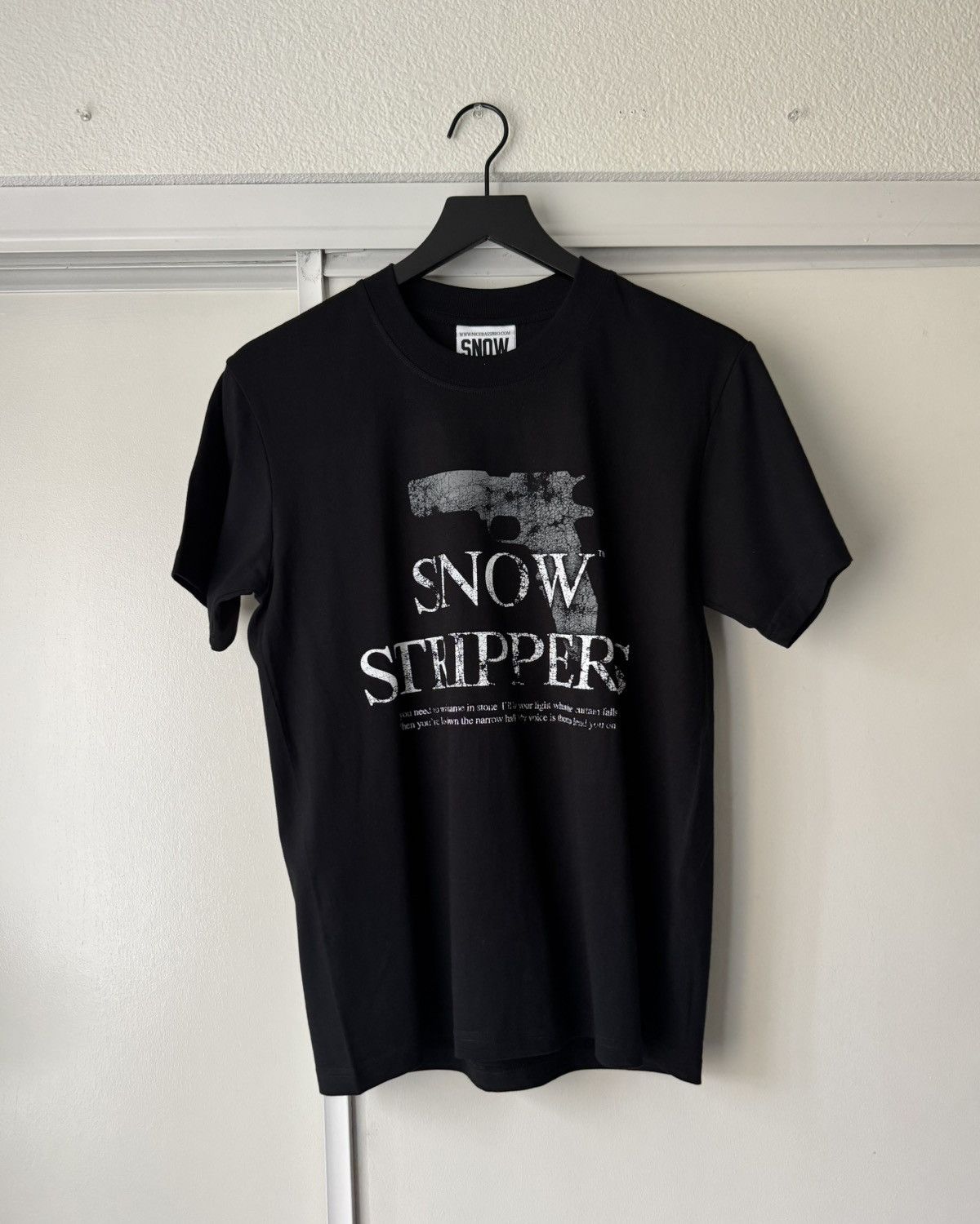 Online Ceramics Snow Strippers Gun Tee Size US S / EU 44-46 / 1 - 1 Thumbnail