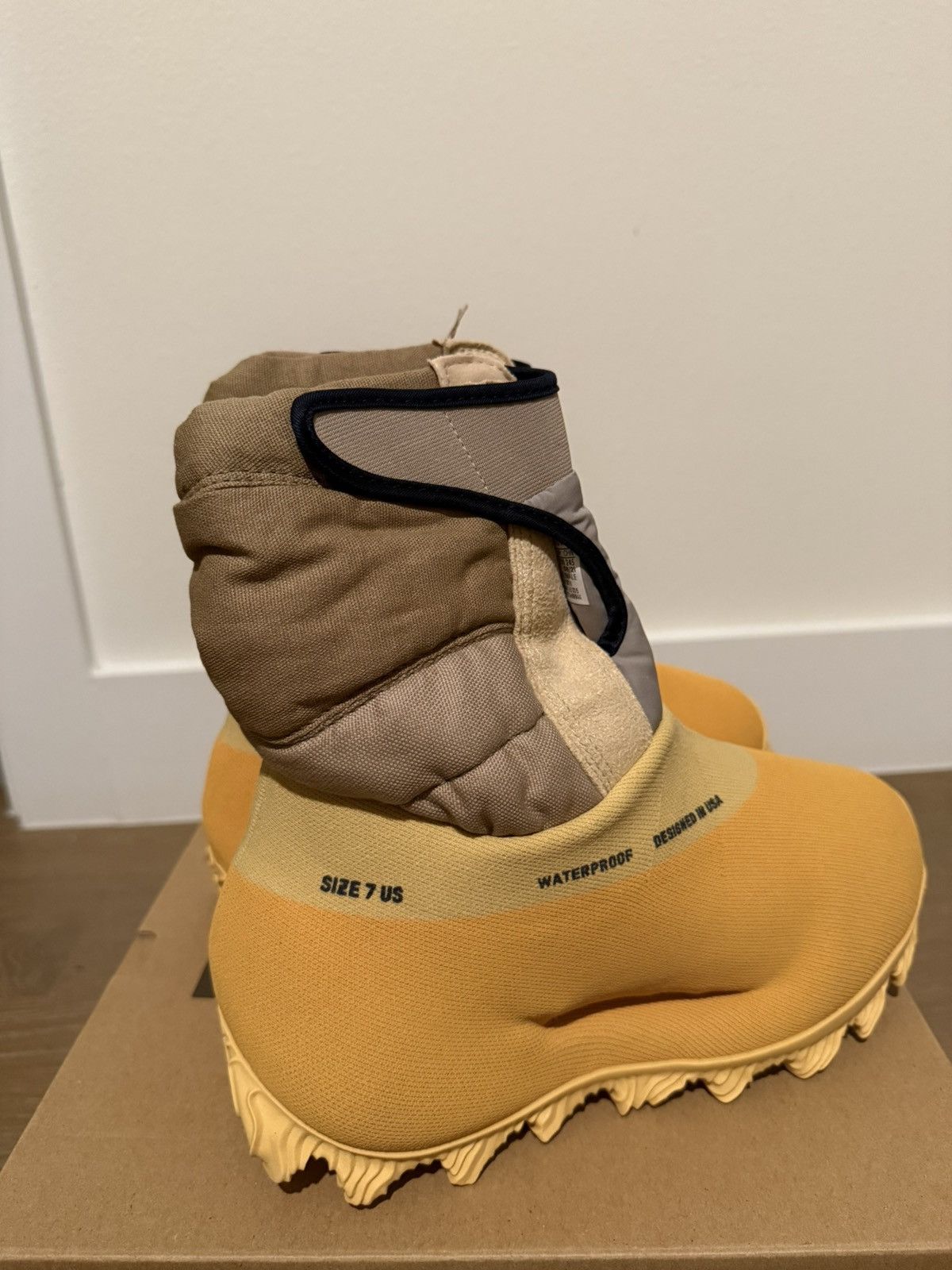 Yeezy Adidas Yeezy Knit Runner Boot Sulfur Yellow RNR BT size 7 Size US 7 / EU 40 - 4 Thumbnail