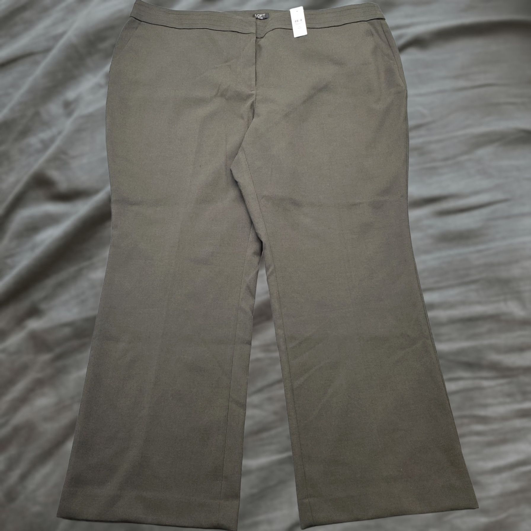 Loft LOFT Womens 24 Green Regular Fit Trouser Pants Wide-Leg Stretch Marisa Size 42" / US 20 - 1 Thumbnail
