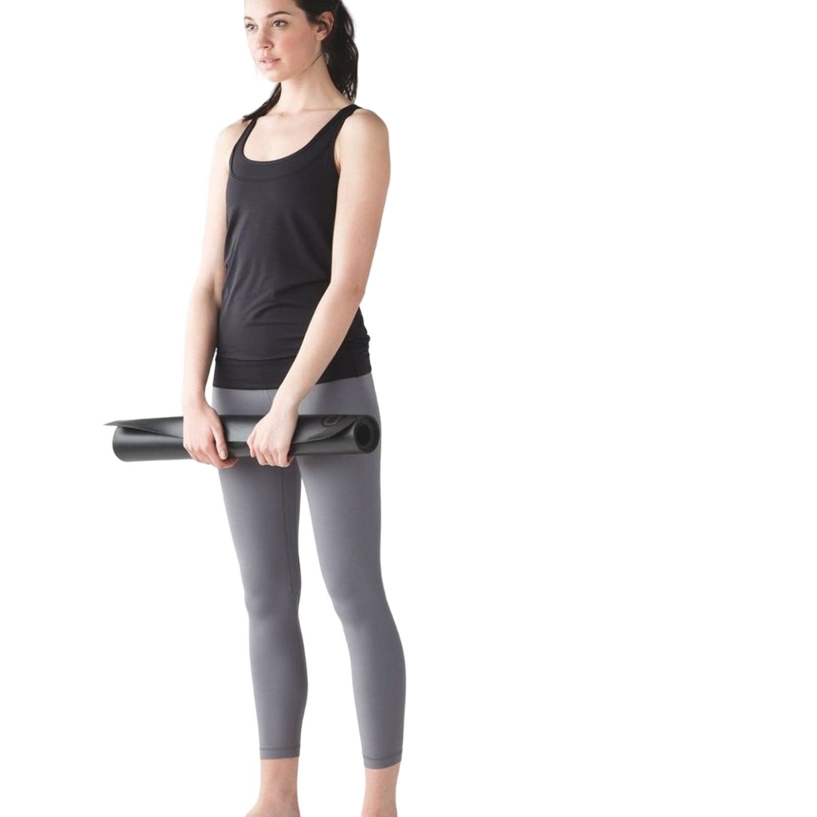 Lululemon LULULEMON W Minimalist Tank Black with Built In Bra Sz 10 Size L / US 10 / IT 46 - 3 Thumbnail