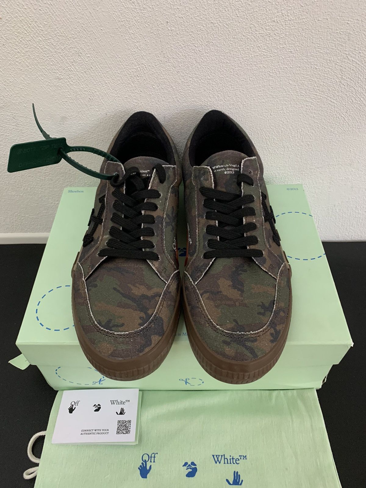 Off-White OFF-WHITE LOW VULCANIZED CAMO CANVAS Size US 7 / EU 40 - 25 Thumbnail