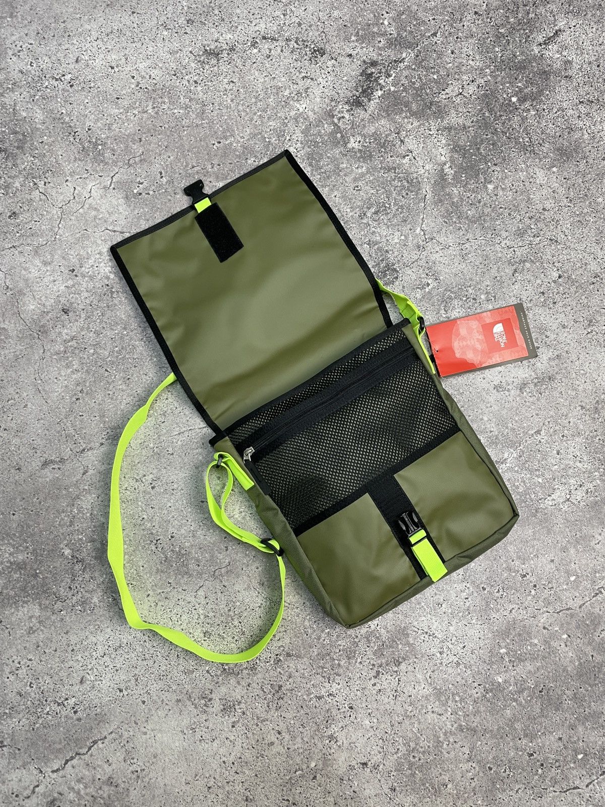 The North Face Vintage The North Face Messenger Bag 00s Sling Bag Drill Size ONE SIZE - 6 Thumbnail