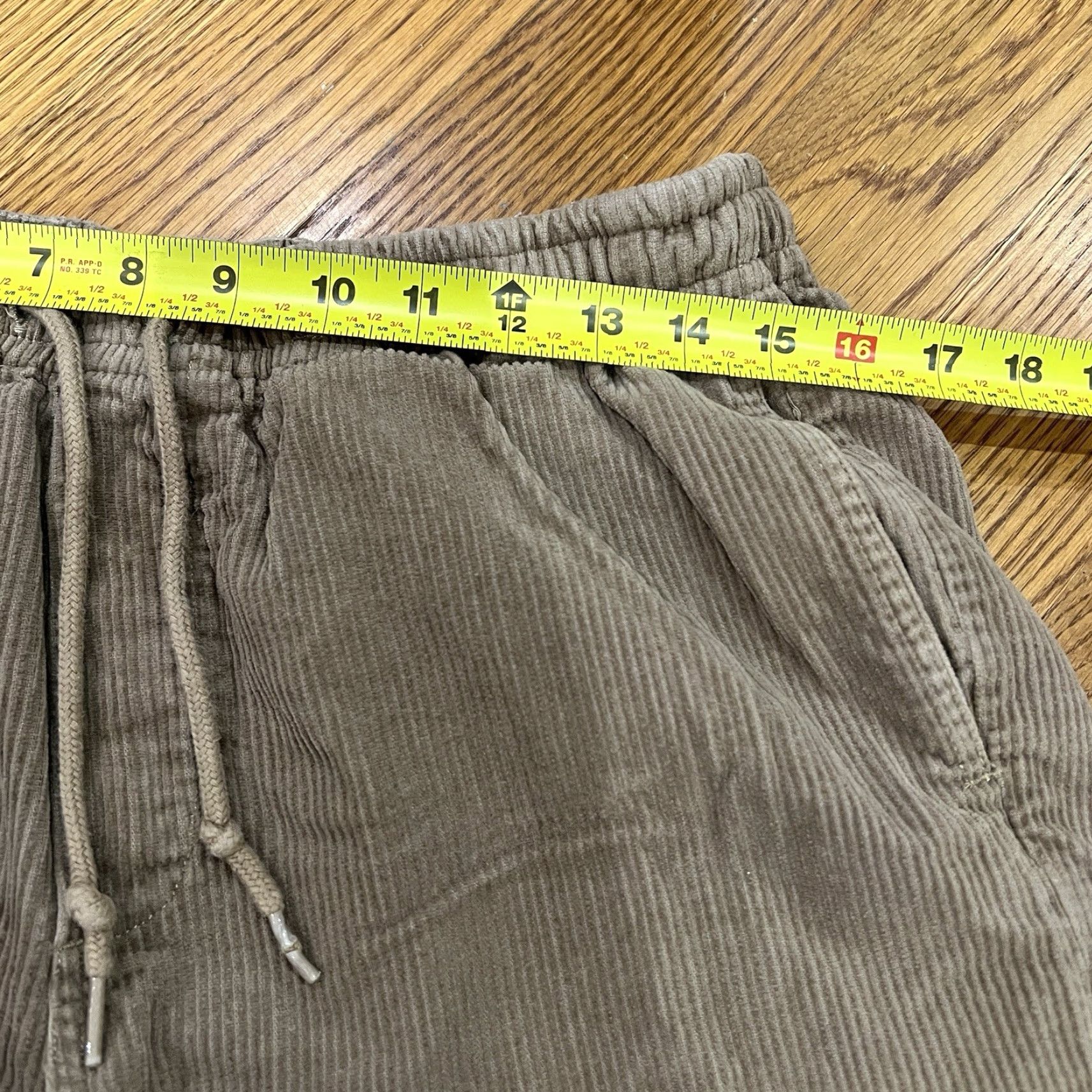 Obey OBEY Corduroy Shorts Bermuda Men Large Inseam 7 Beige 100% Cotton Drawstring Relaxed Beach 80s Mens Size US 33 - 6 Thumbnail