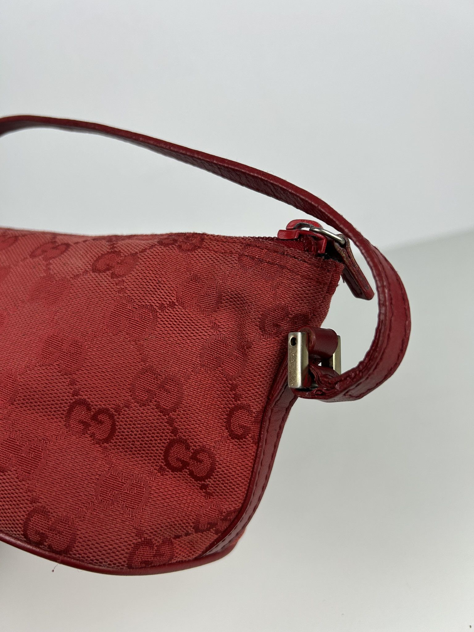Gucci Vintage y2k gucci monogram canvas boat bag pochette Size ONE SIZE - 13 Thumbnail
