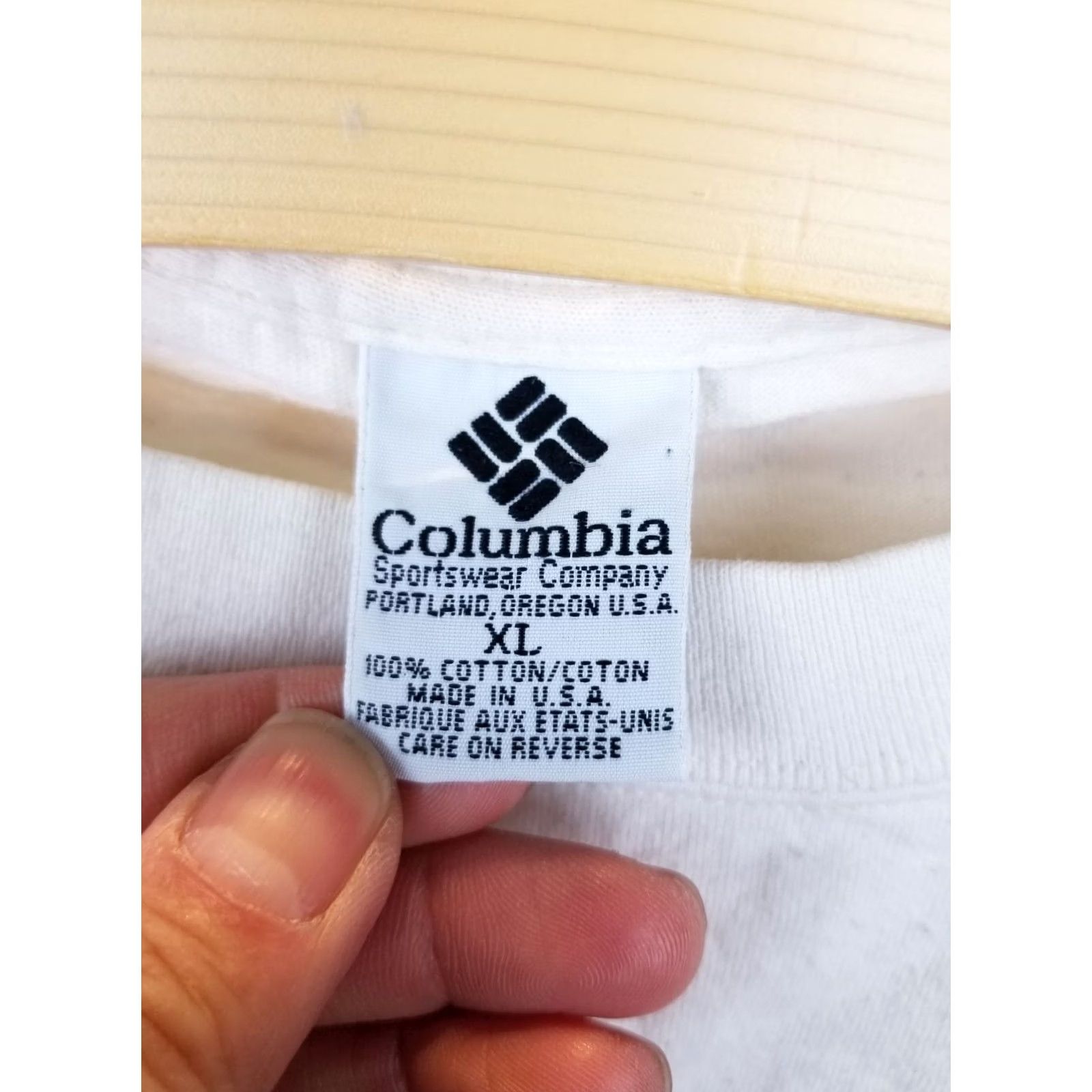 Vintage VINTAGE COLUMBIA SPORTSWEAR WHITE 100% HEAVY COTTON T-SHIRT SZ XLARGE Men T-Shirt White 90s Retro Columbia Sportswear Shirts Size US XL / EU 56 / 4 - 4 Thumbnail